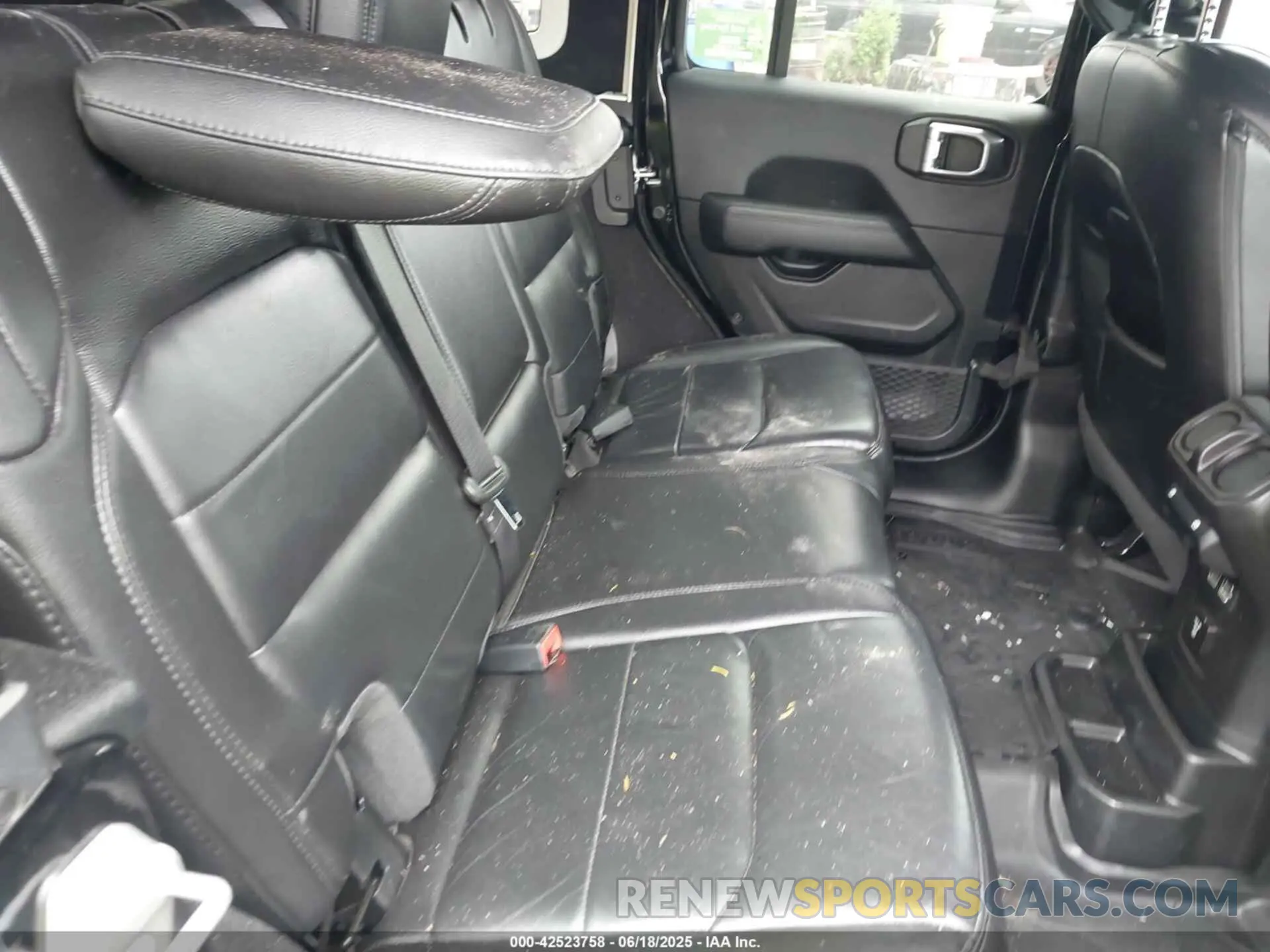 8 Photograph of a damaged car 1C4HJXEG9MW649278 JEEP WRANGLER UNLIMITED 2021