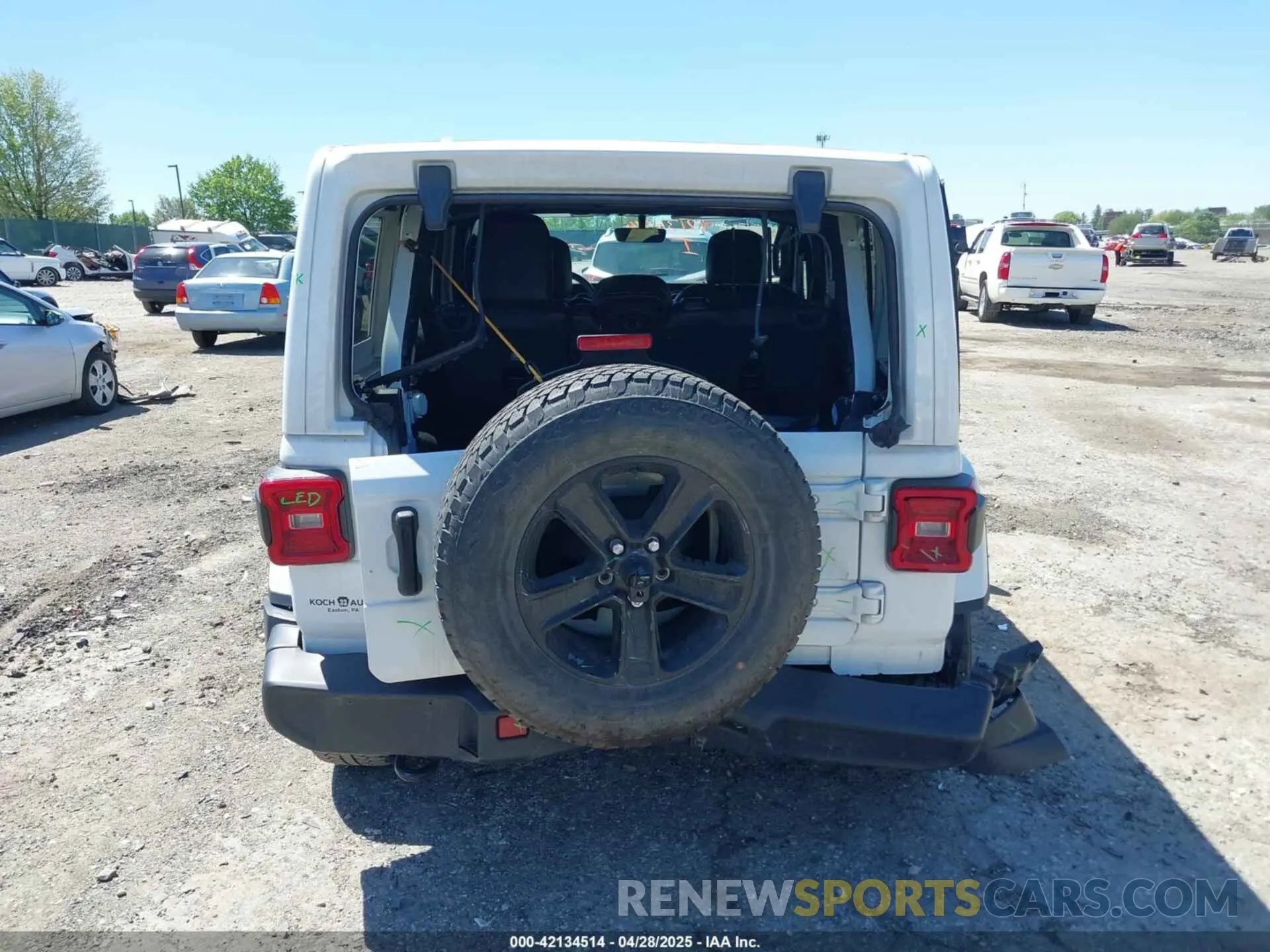 17 Photograph of a damaged car 1C4HJXEN2MW528137 JEEP WRANGLER UNLIMITED 2021
