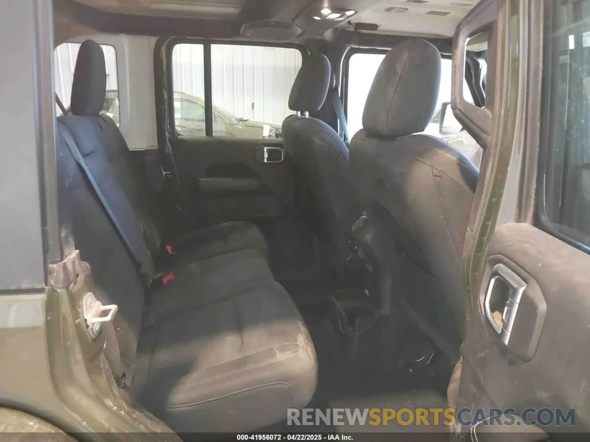 8 Photograph of a damaged car 1C4HJXEN2MW592565 JEEP WRANGLER UNLIMITED 2021