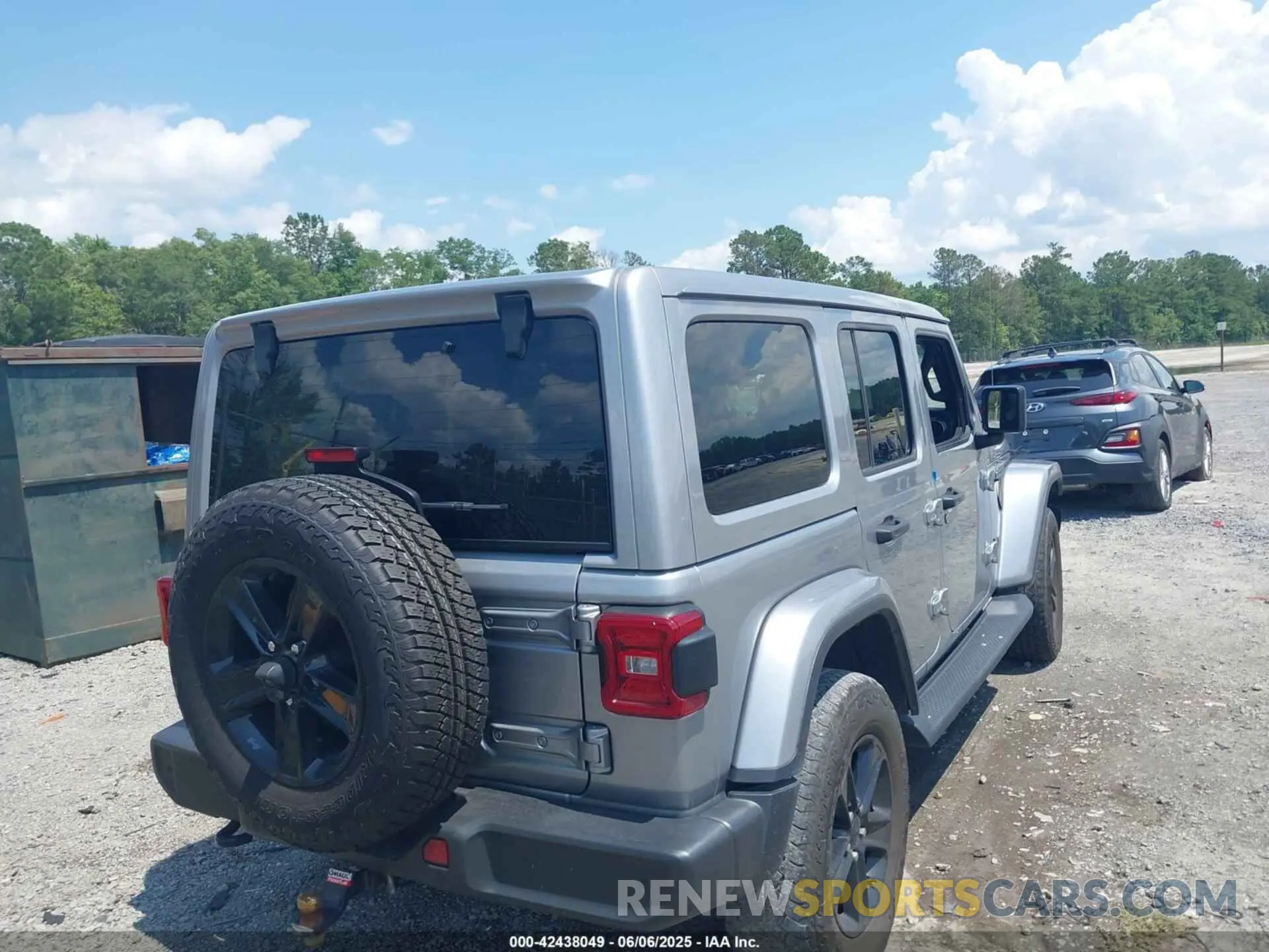 4 Photograph of a damaged car 1C4HJXEN3MW628845 JEEP WRANGLER UNLIMITED 2021