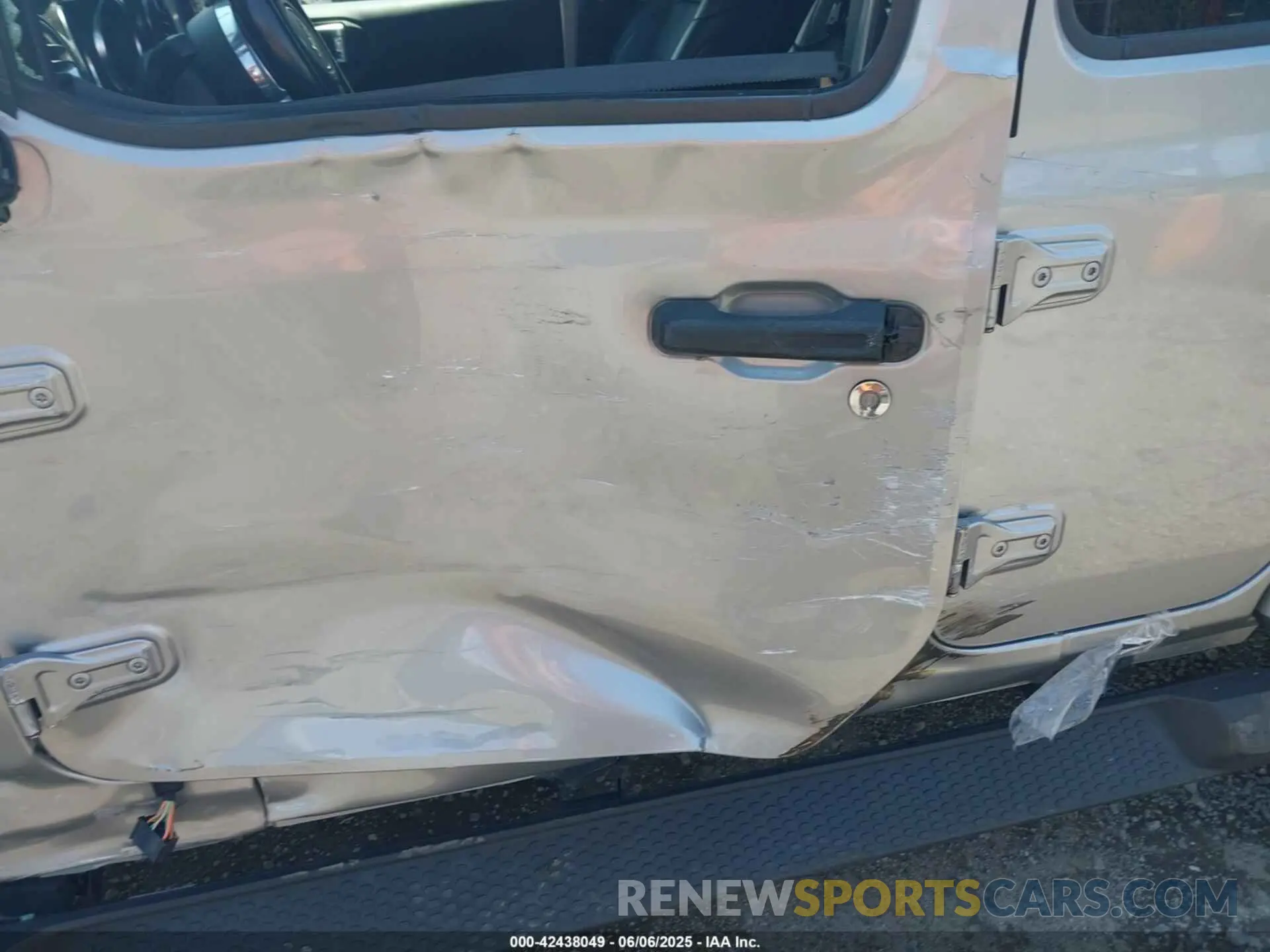6 Photograph of a damaged car 1C4HJXEN3MW628845 JEEP WRANGLER UNLIMITED 2021