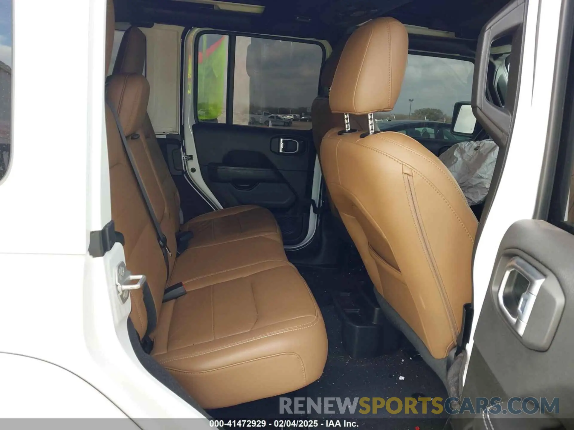 8 Photograph of a damaged car 1C4HJXEN3MW717895 JEEP WRANGLER UNLIMITED 2021