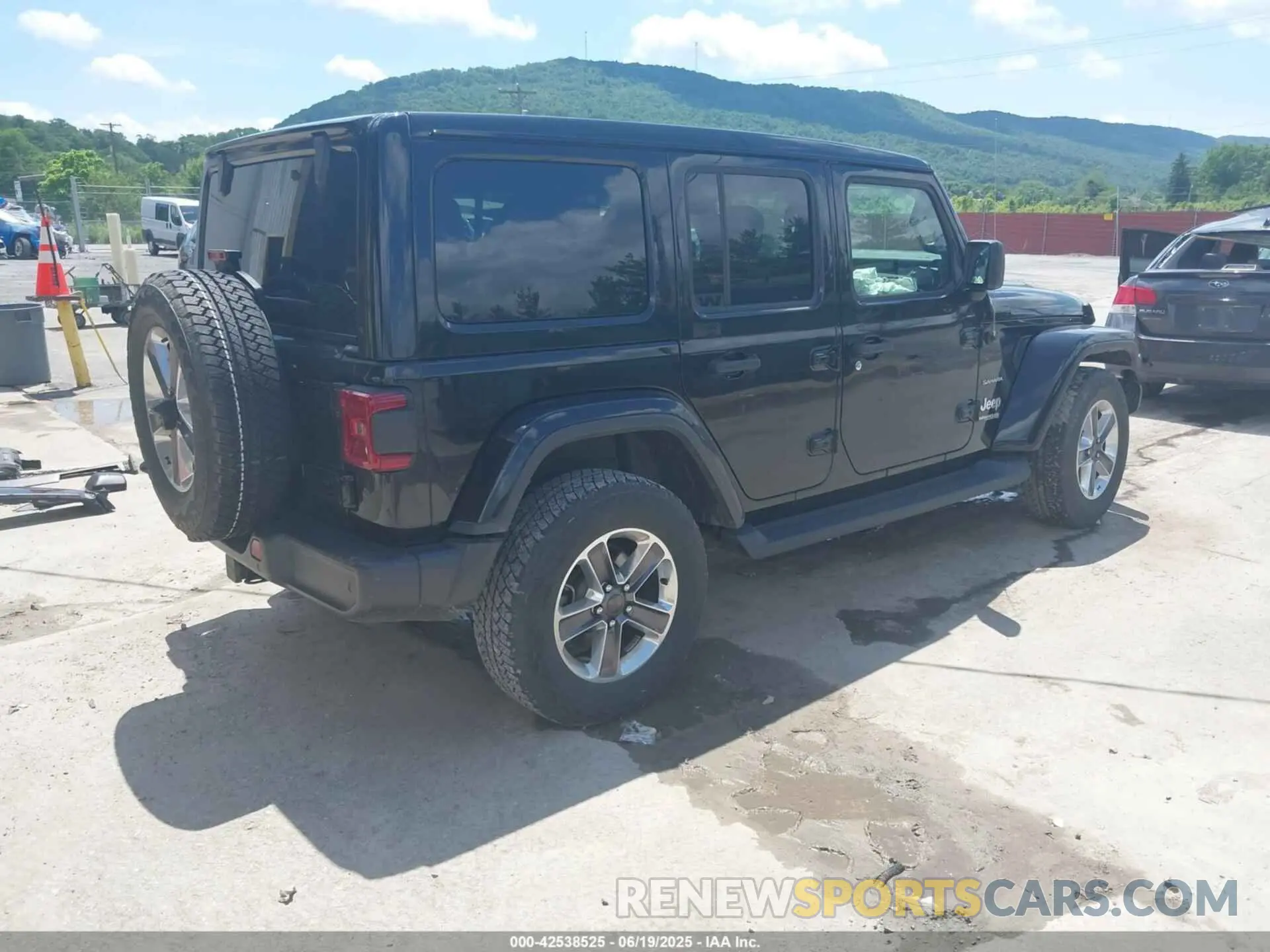 4 Photograph of a damaged car 1C4HJXEN4MW610287 JEEP WRANGLER UNLIMITED 2021