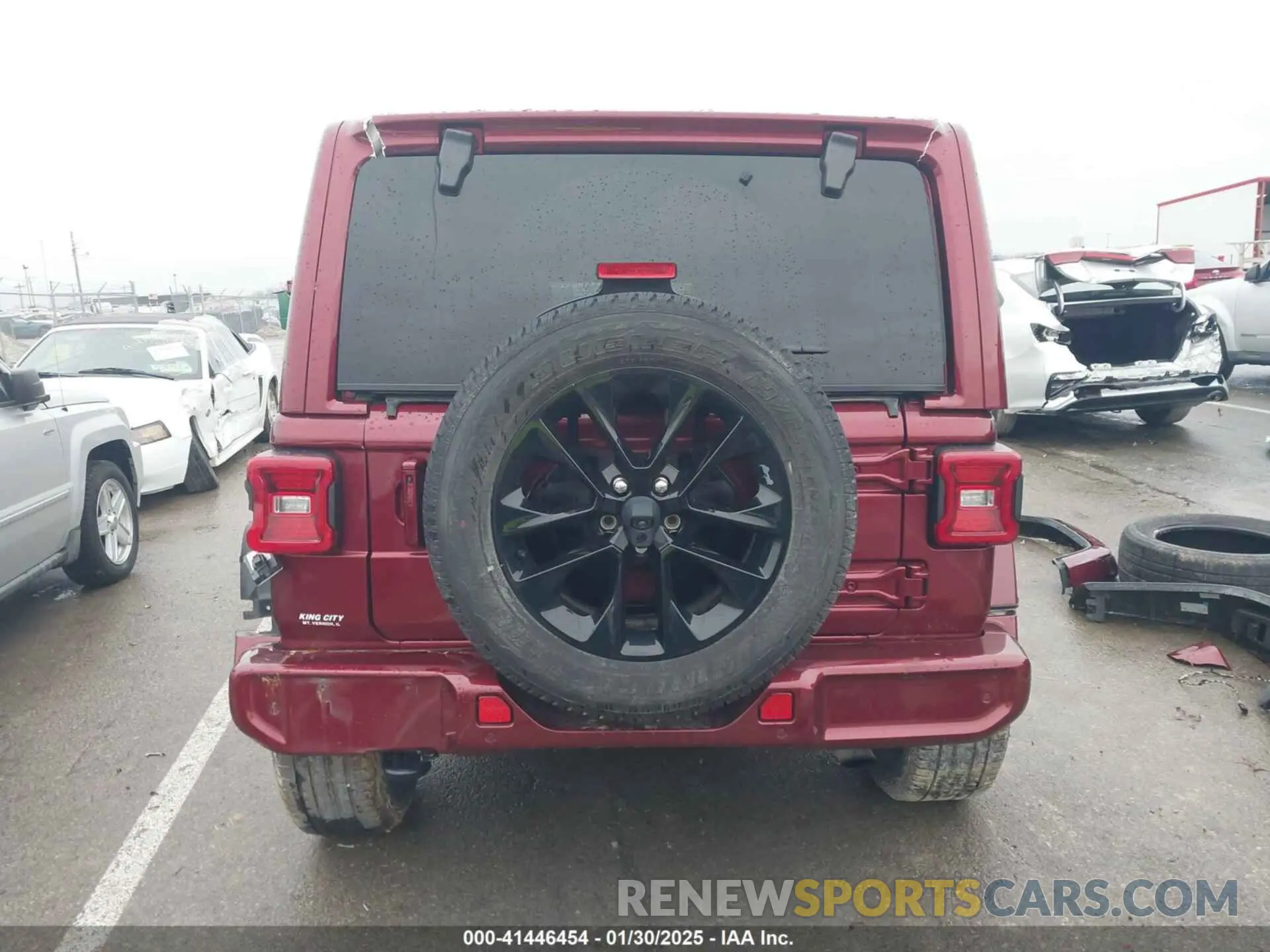 17 Photograph of a damaged car 1C4HJXEN5MW609102 JEEP WRANGLER UNLIMITED 2021