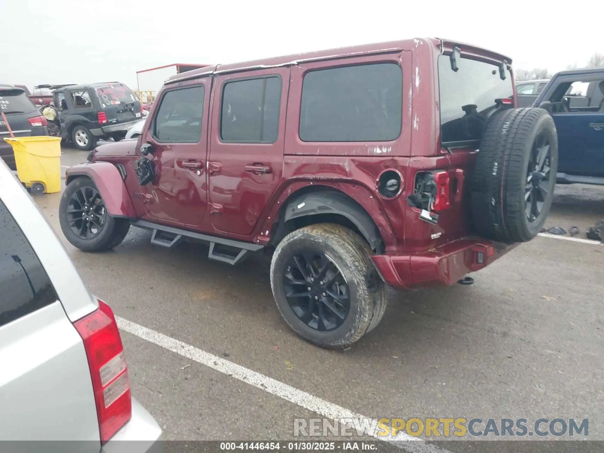 3 Photograph of a damaged car 1C4HJXEN5MW609102 JEEP WRANGLER UNLIMITED 2021