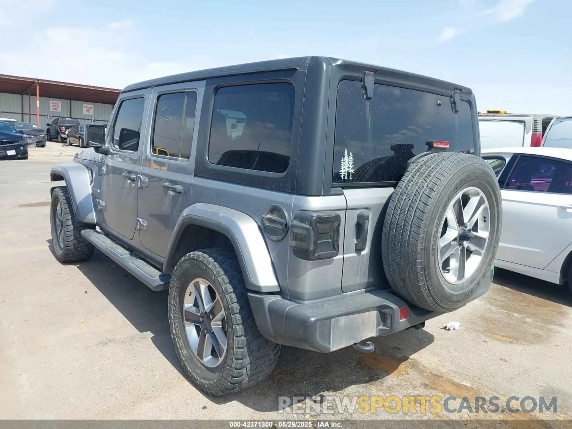 13 Photograph of a damaged car 1C4HJXEN5MW653567 JEEP WRANGLER UNLIMITED 2021
