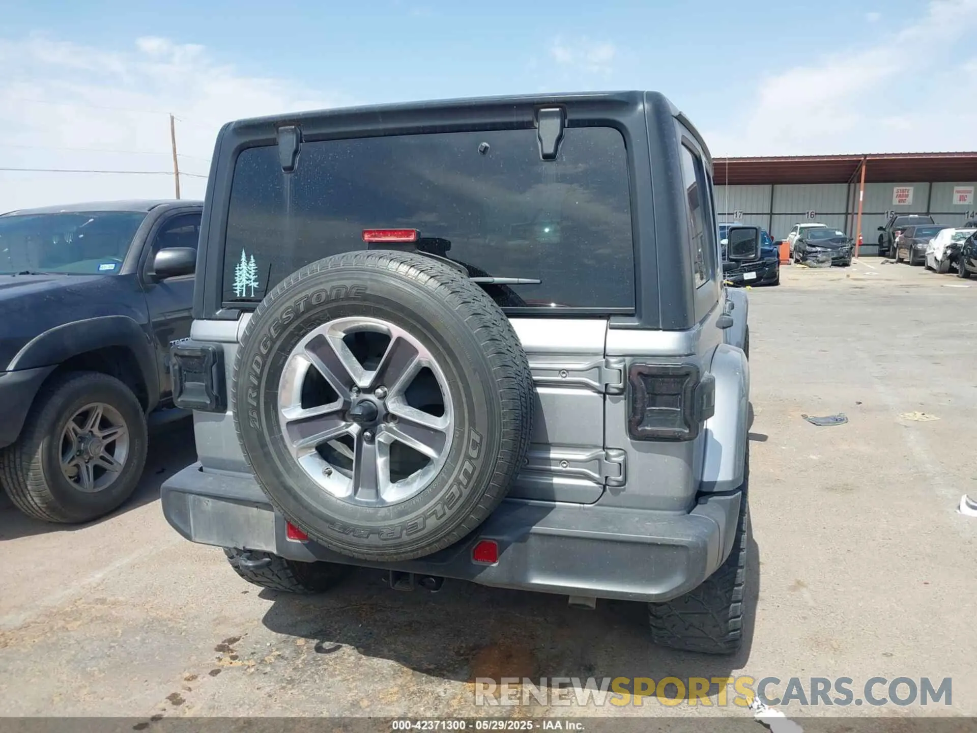 15 Photograph of a damaged car 1C4HJXEN5MW653567 JEEP WRANGLER UNLIMITED 2021