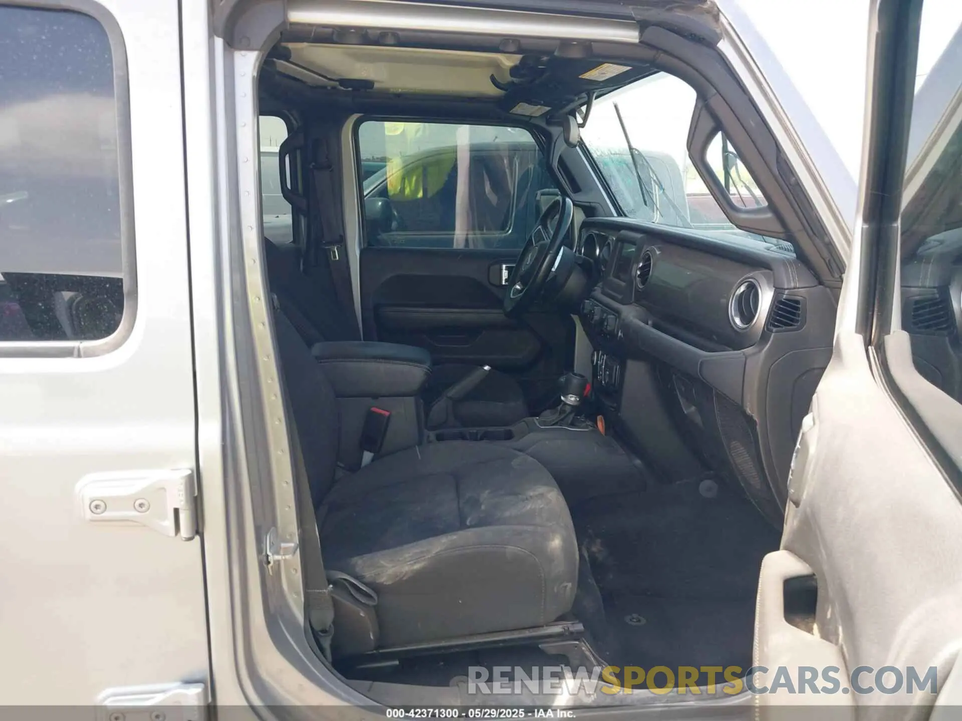 5 Photograph of a damaged car 1C4HJXEN5MW653567 JEEP WRANGLER UNLIMITED 2021