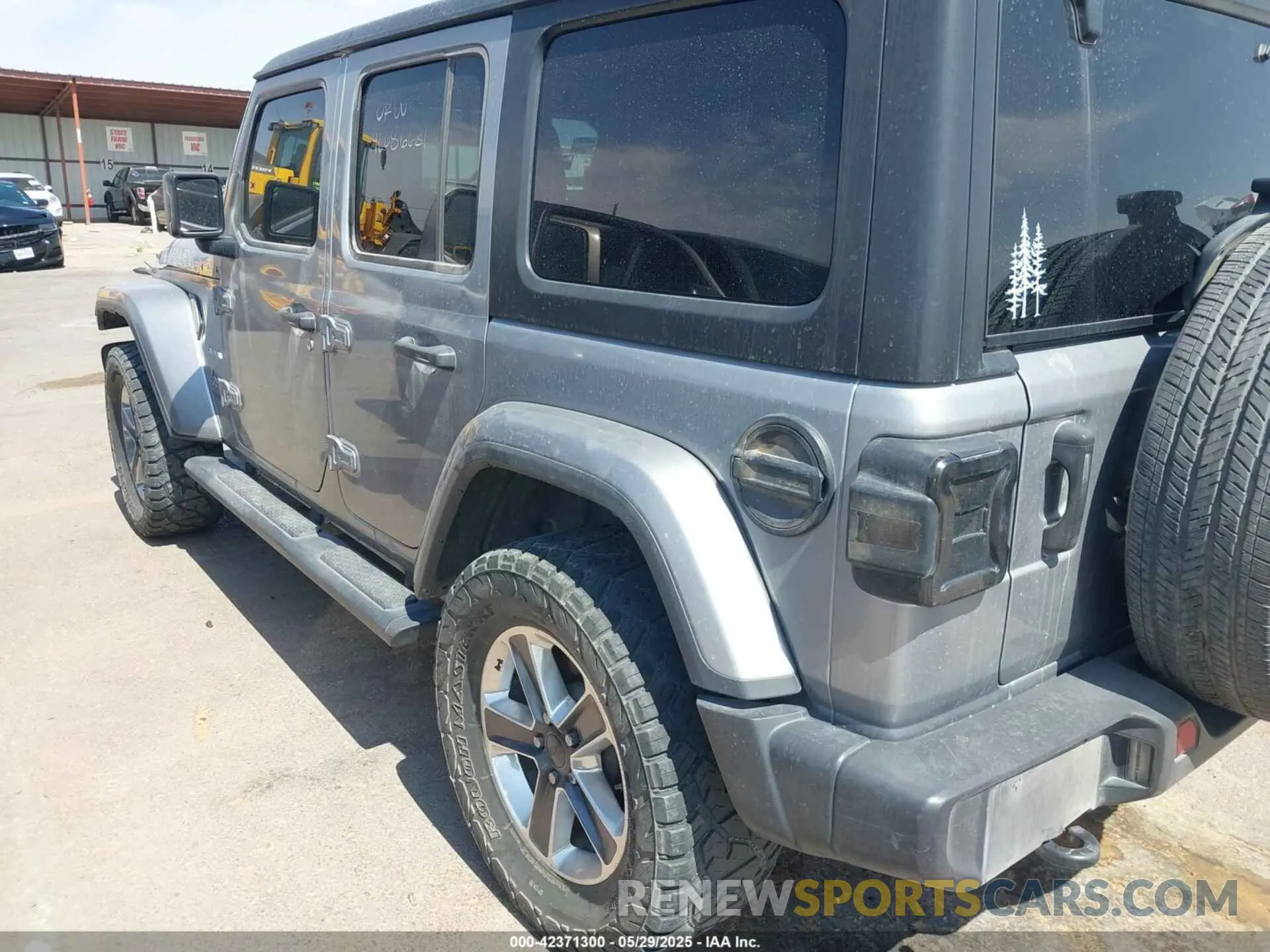 6 Photograph of a damaged car 1C4HJXEN5MW653567 JEEP WRANGLER UNLIMITED 2021