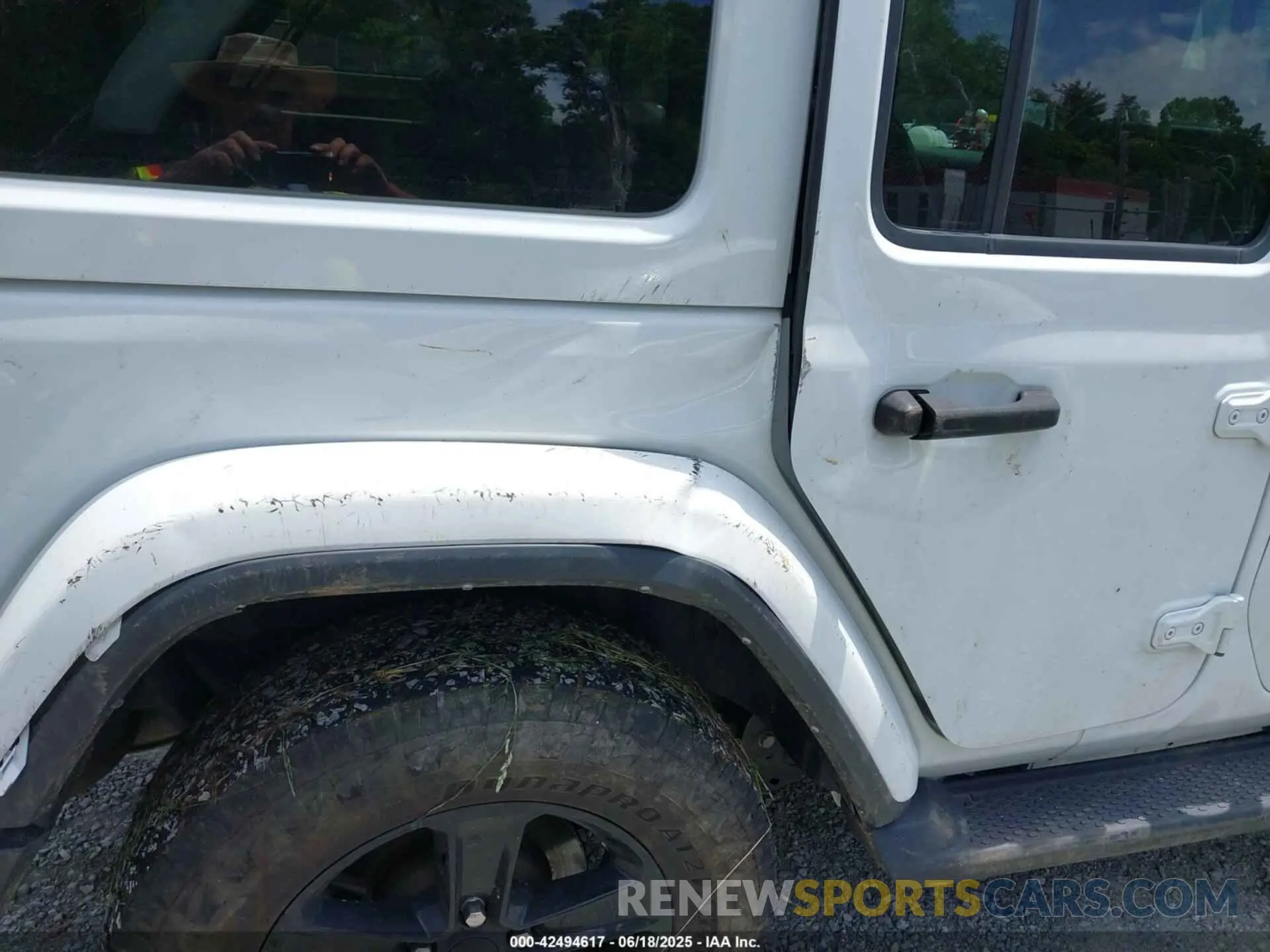 14 Photograph of a damaged car 1C4HJXEN6MW764662 JEEP WRANGLER UNLIMITED 2021