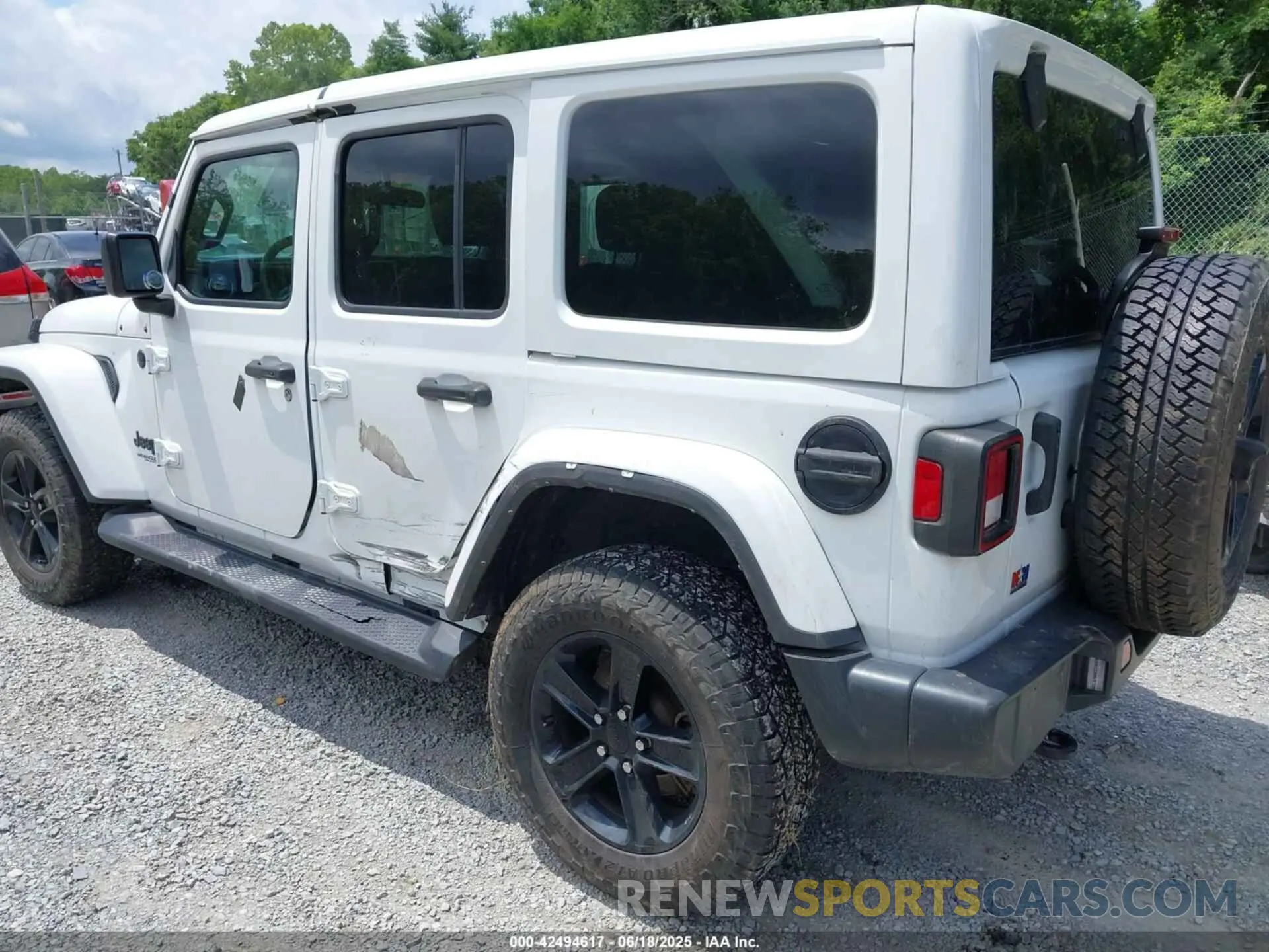 3 Photograph of a damaged car 1C4HJXEN6MW764662 JEEP WRANGLER UNLIMITED 2021