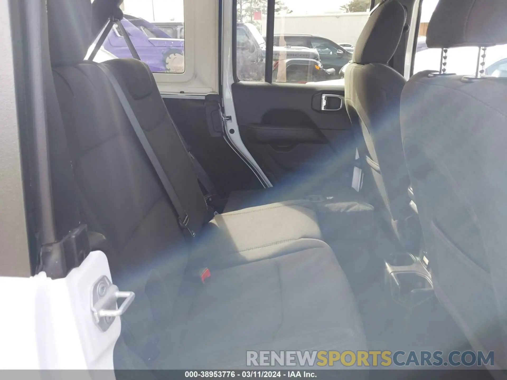 8 Photograph of a damaged car 1C4HJXEN7MW592920 JEEP WRANGLER UNLIMITED 2021