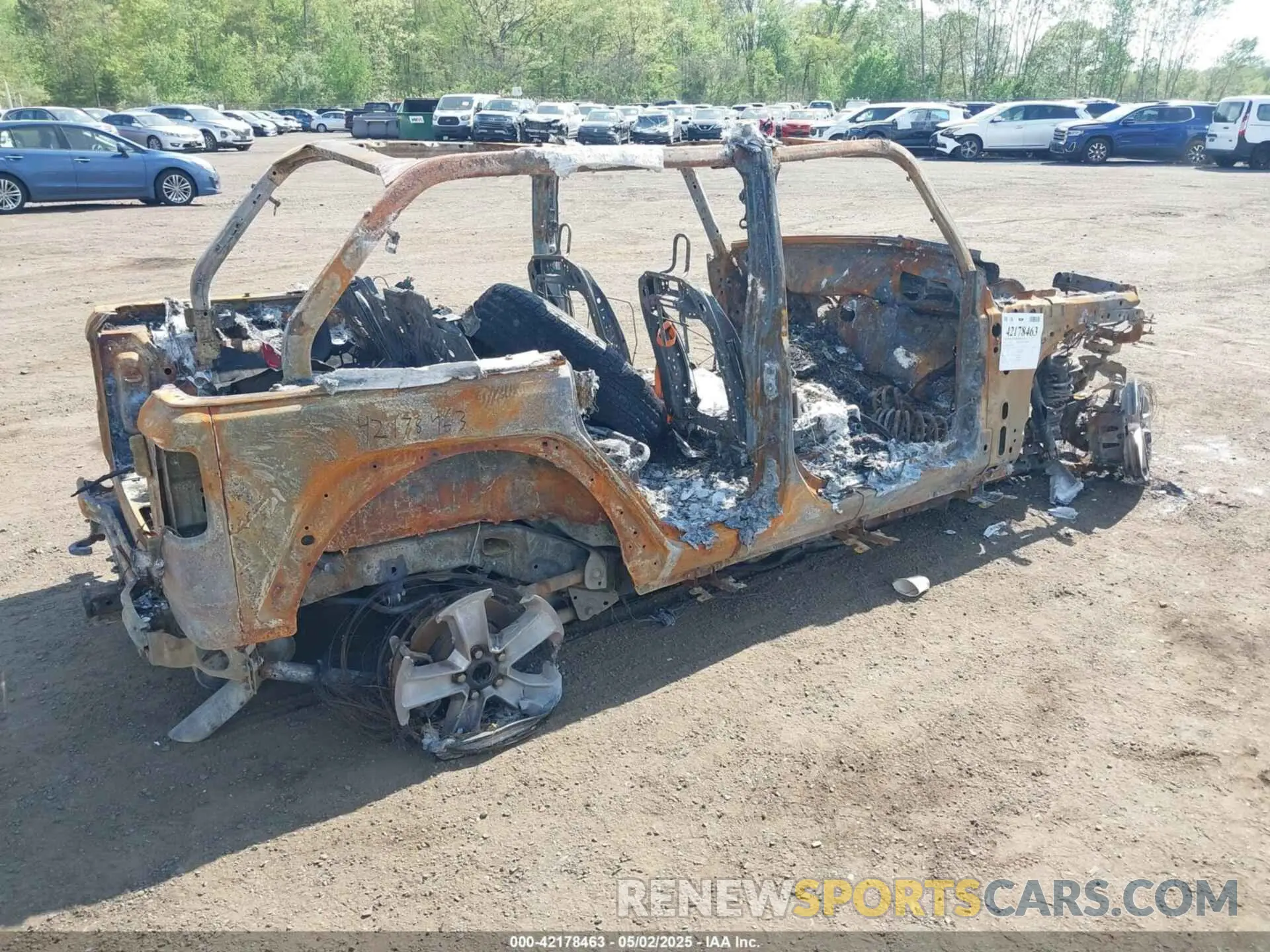 4 Photograph of a damaged car 1C4HJXEN8MW788168 JEEP WRANGLER UNLIMITED 2021