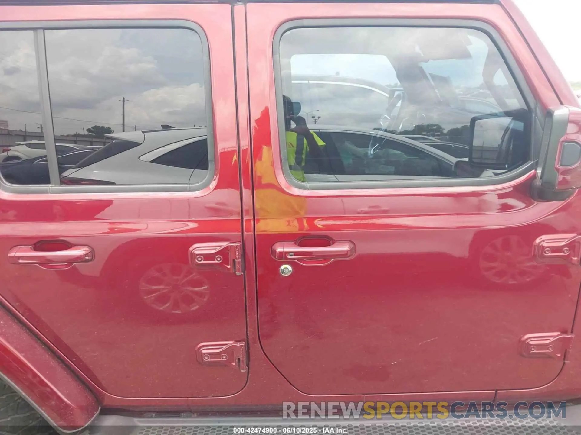 12 Photograph of a damaged car 1C4HJXENXMW604896 JEEP WRANGLER UNLIMITED 2021