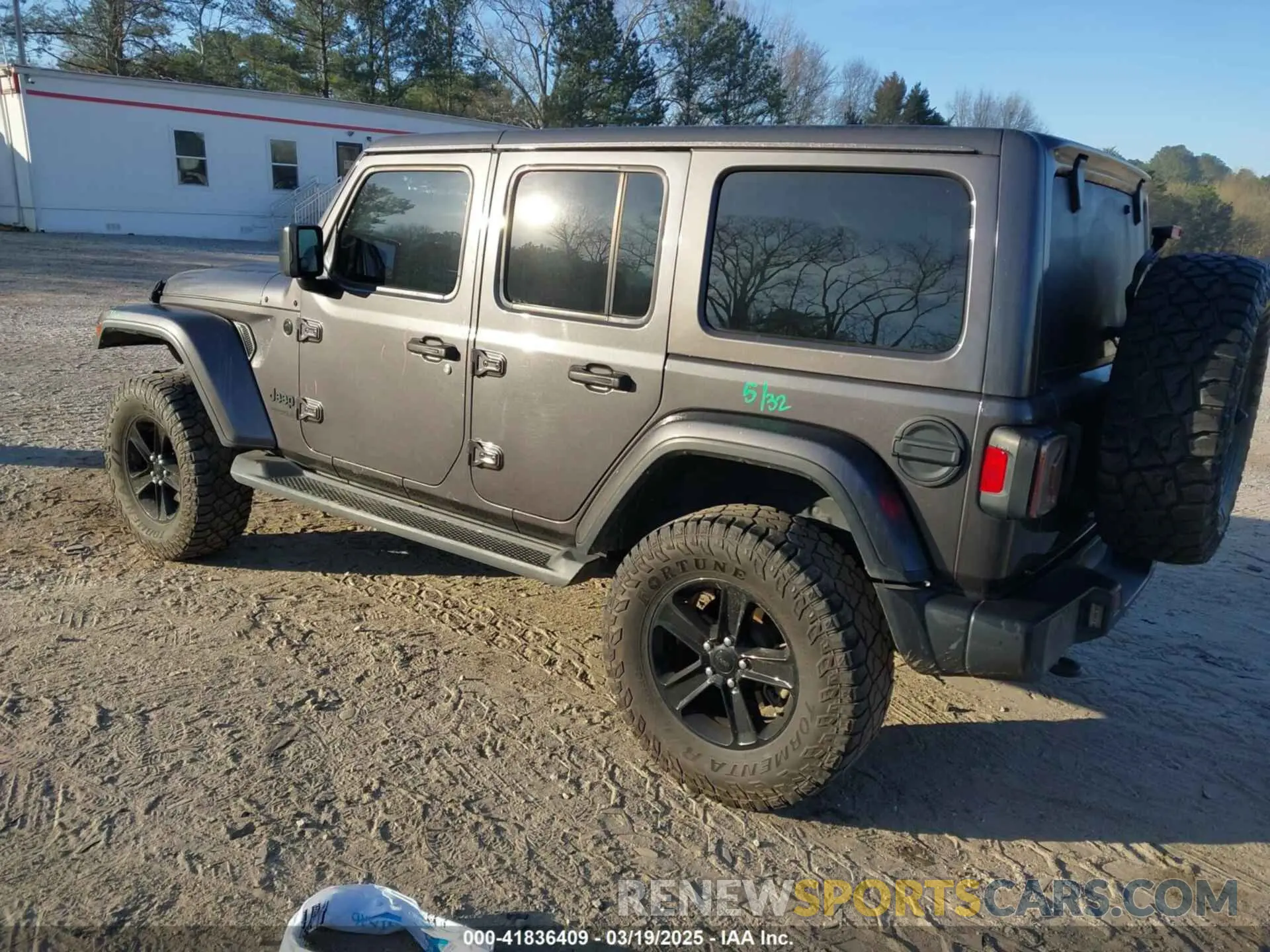 3 Photograph of a damaged car 1C4HJXENXMW681445 JEEP WRANGLER UNLIMITED 2021