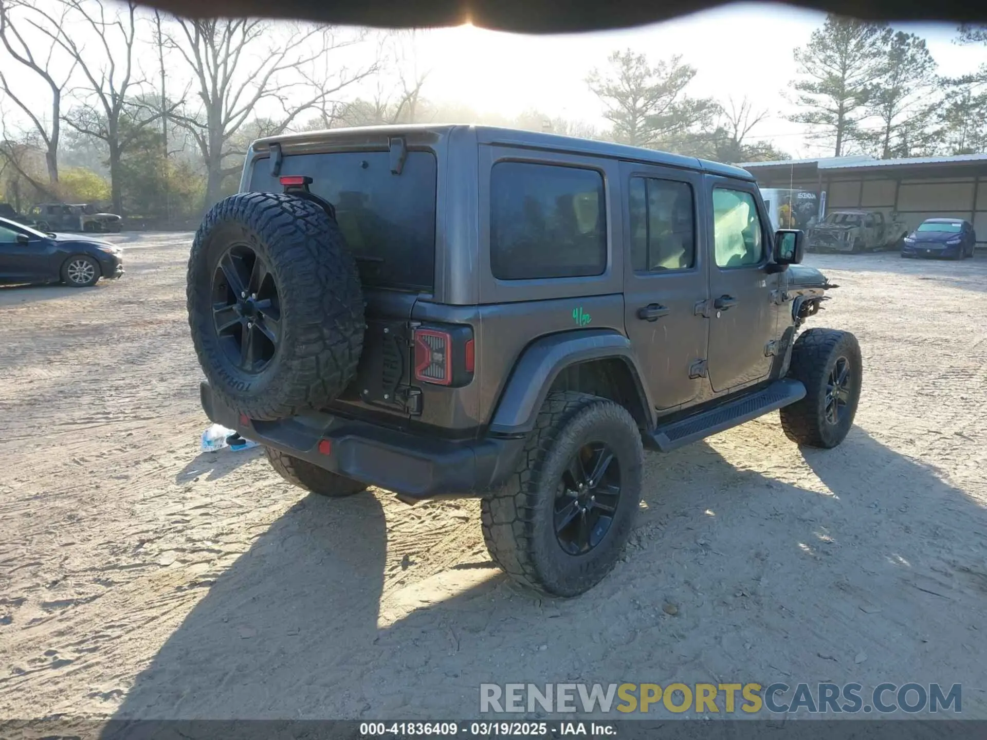 4 Photograph of a damaged car 1C4HJXENXMW681445 JEEP WRANGLER UNLIMITED 2021