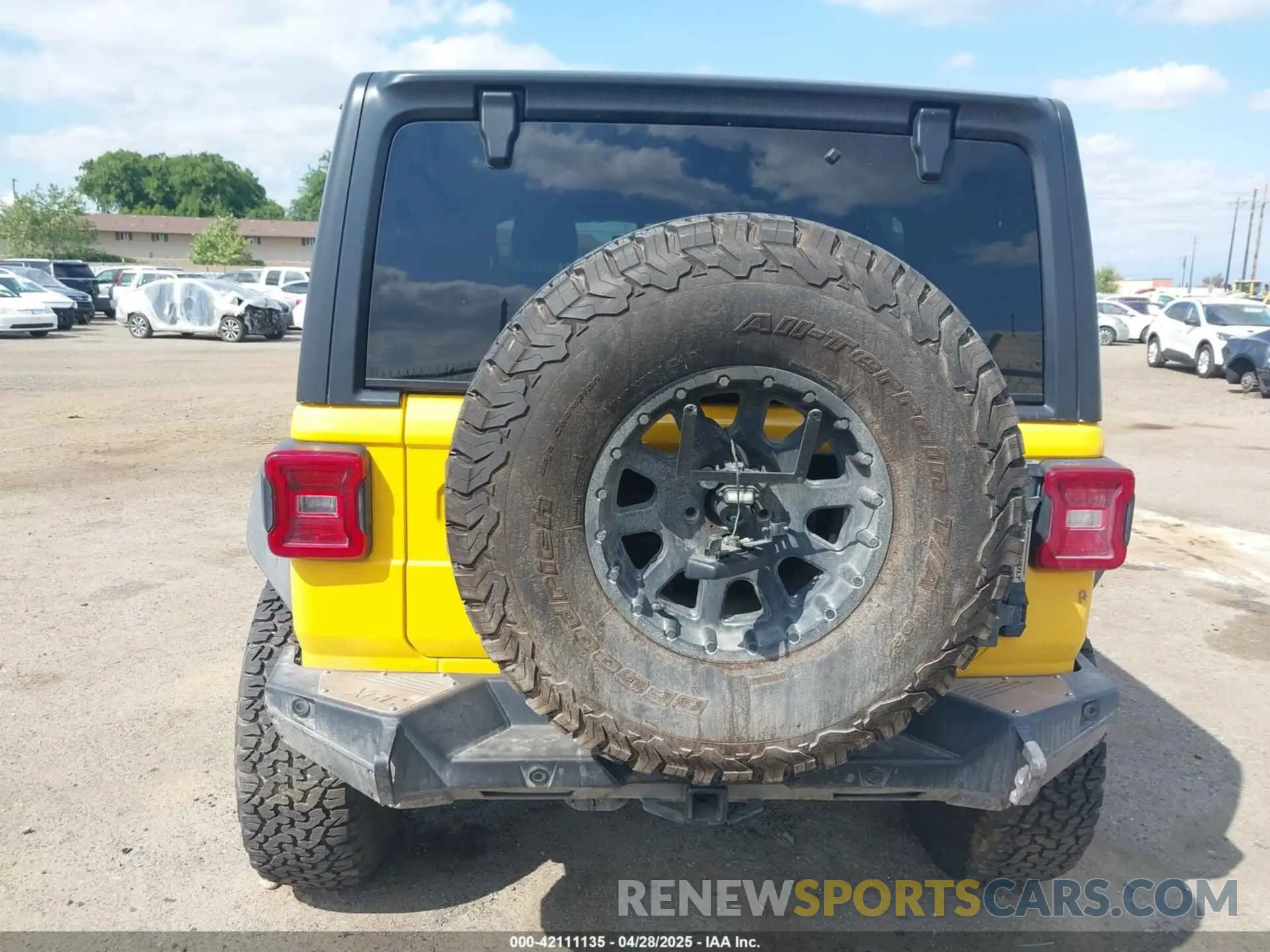 17 Photograph of a damaged car 1C4HJXFG2MW558738 JEEP WRANGLER UNLIMITED 2021
