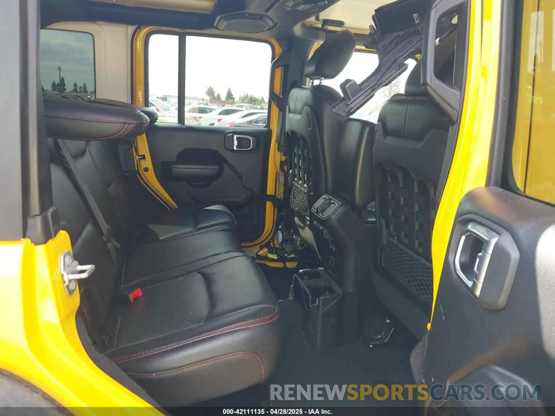 8 Photograph of a damaged car 1C4HJXFG2MW558738 JEEP WRANGLER UNLIMITED 2021