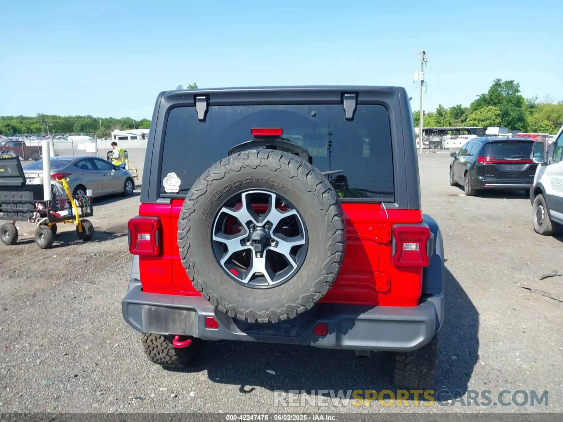 17 Photograph of a damaged car 1C4HJXFG2MW575541 JEEP WRANGLER UNLIMITED 2021