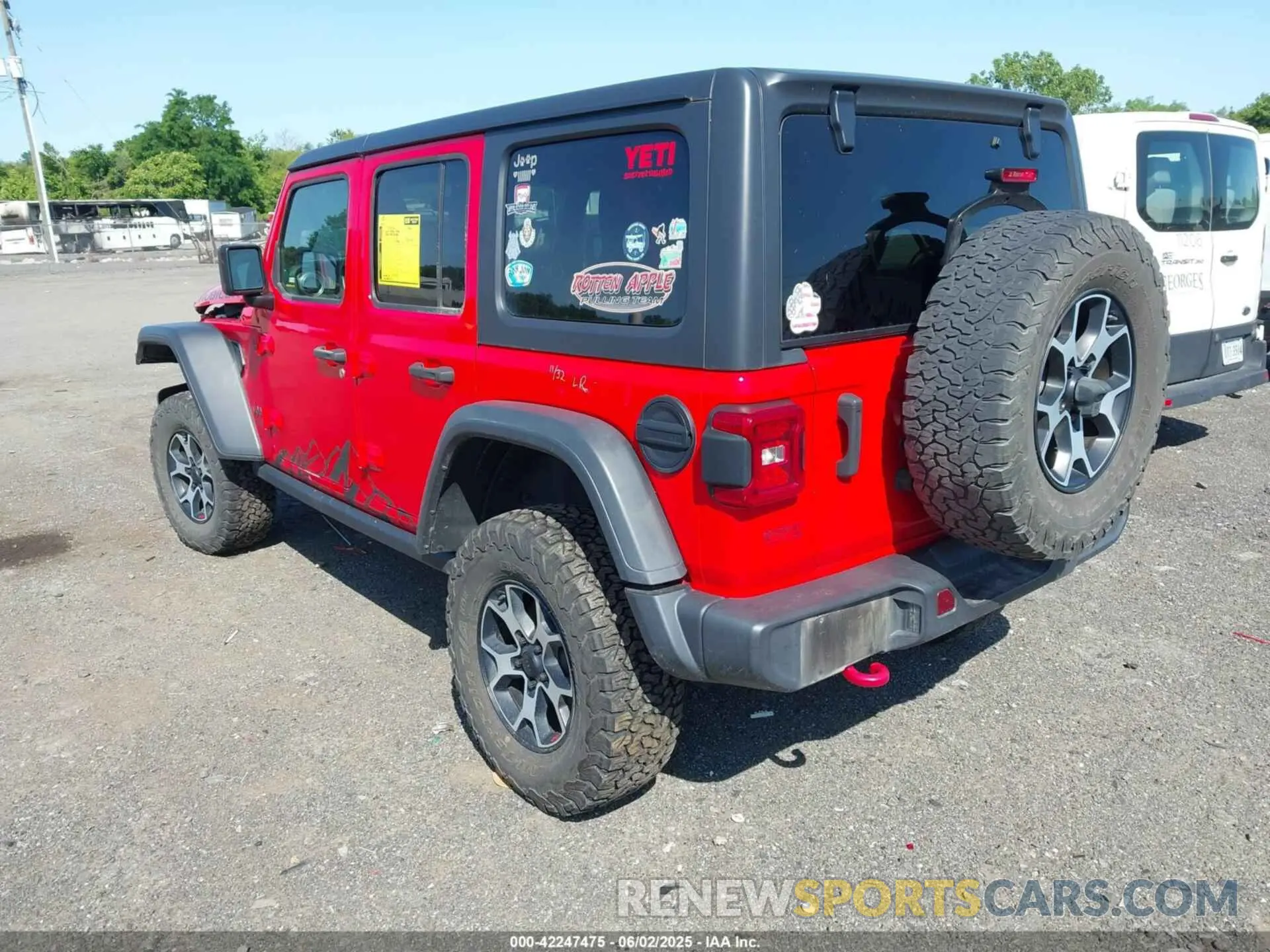 3 Photograph of a damaged car 1C4HJXFG2MW575541 JEEP WRANGLER UNLIMITED 2021