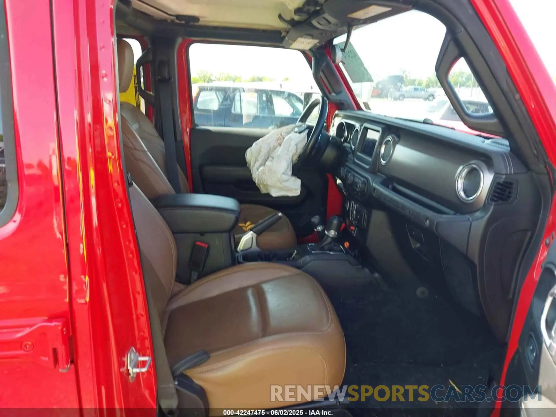 5 Photograph of a damaged car 1C4HJXFG2MW575541 JEEP WRANGLER UNLIMITED 2021