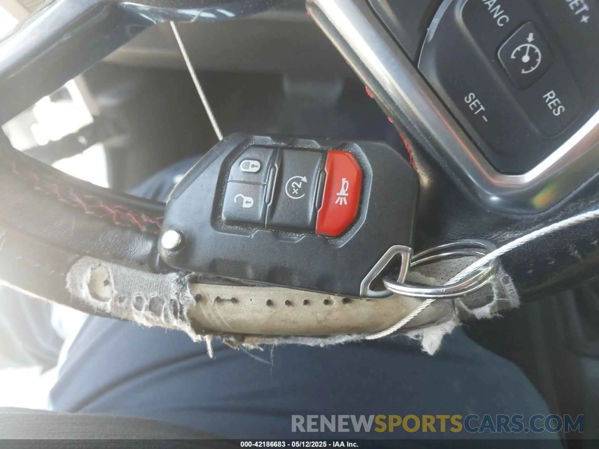 11 Photograph of a damaged car 1C4HJXFG5MW586842 JEEP WRANGLER UNLIMITED 2021