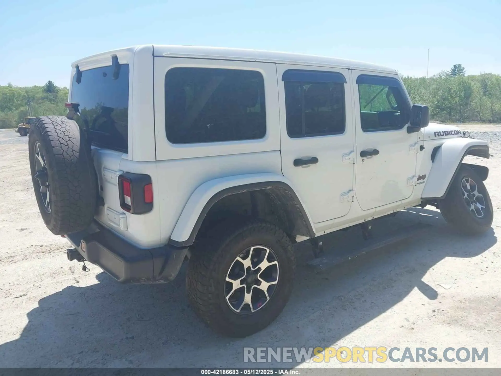 4 Photograph of a damaged car 1C4HJXFG5MW586842 JEEP WRANGLER UNLIMITED 2021