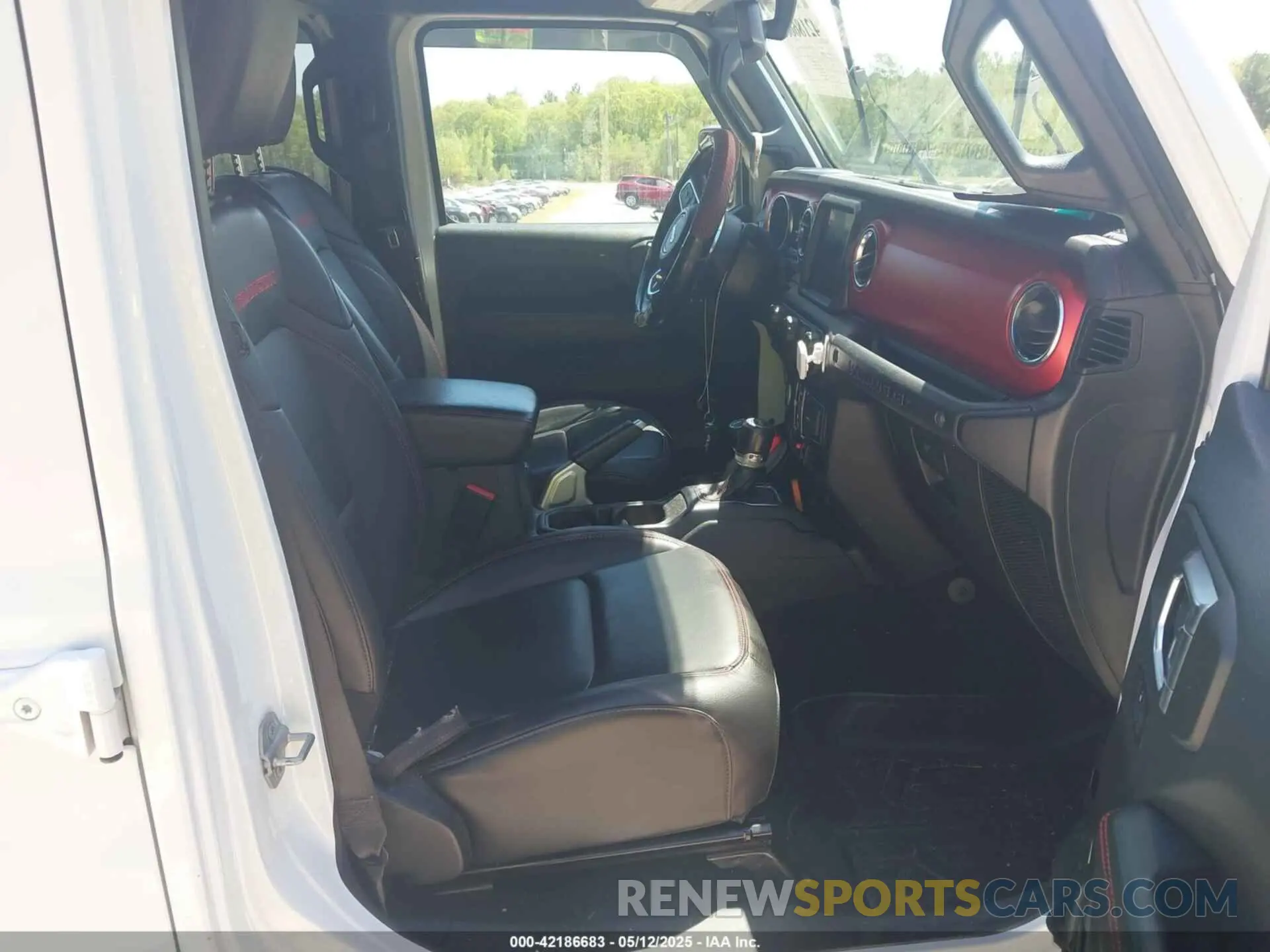 5 Photograph of a damaged car 1C4HJXFG5MW586842 JEEP WRANGLER UNLIMITED 2021