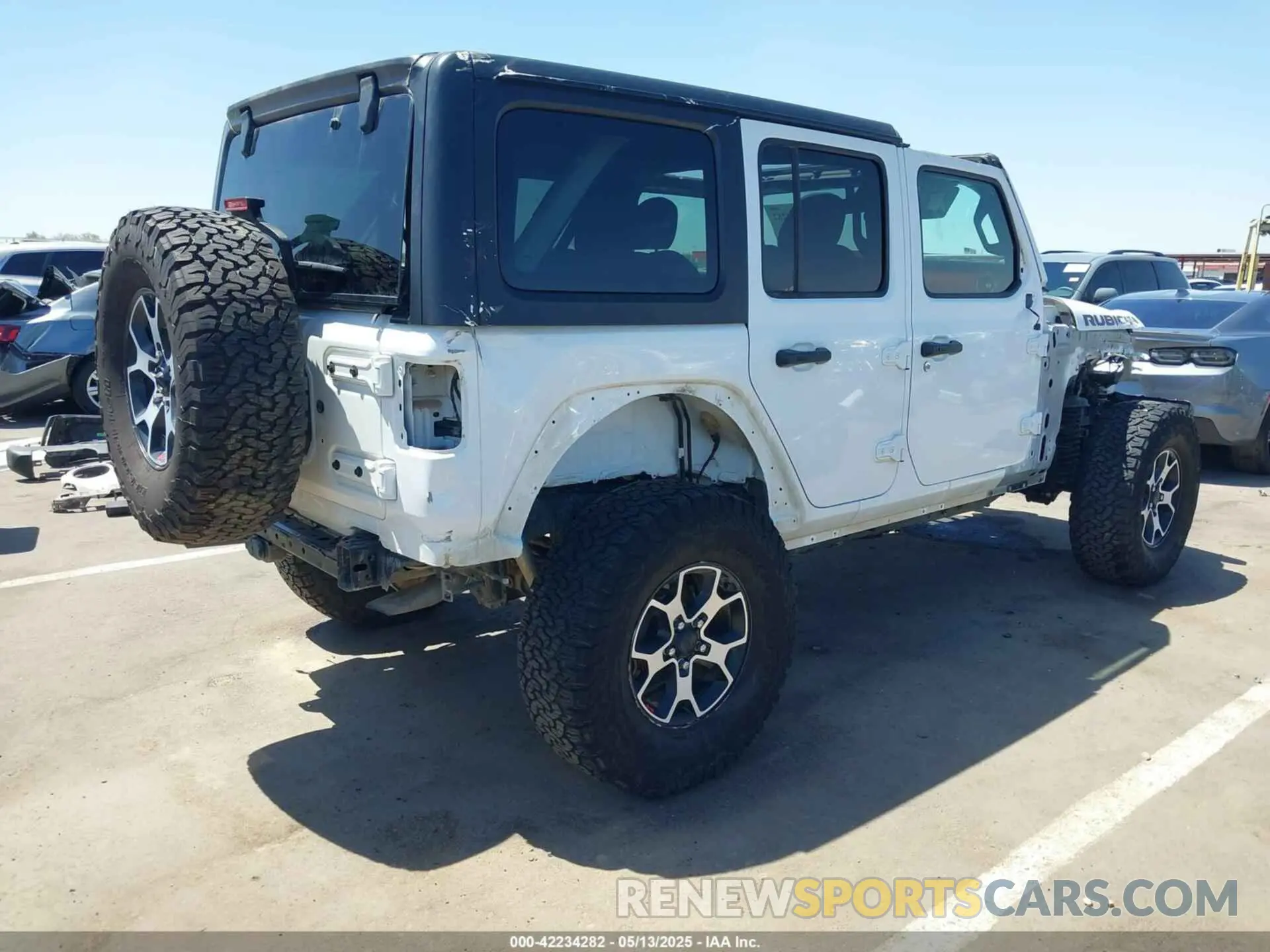4 Photograph of a damaged car 1C4HJXFGXMW850556 JEEP WRANGLER UNLIMITED 2021