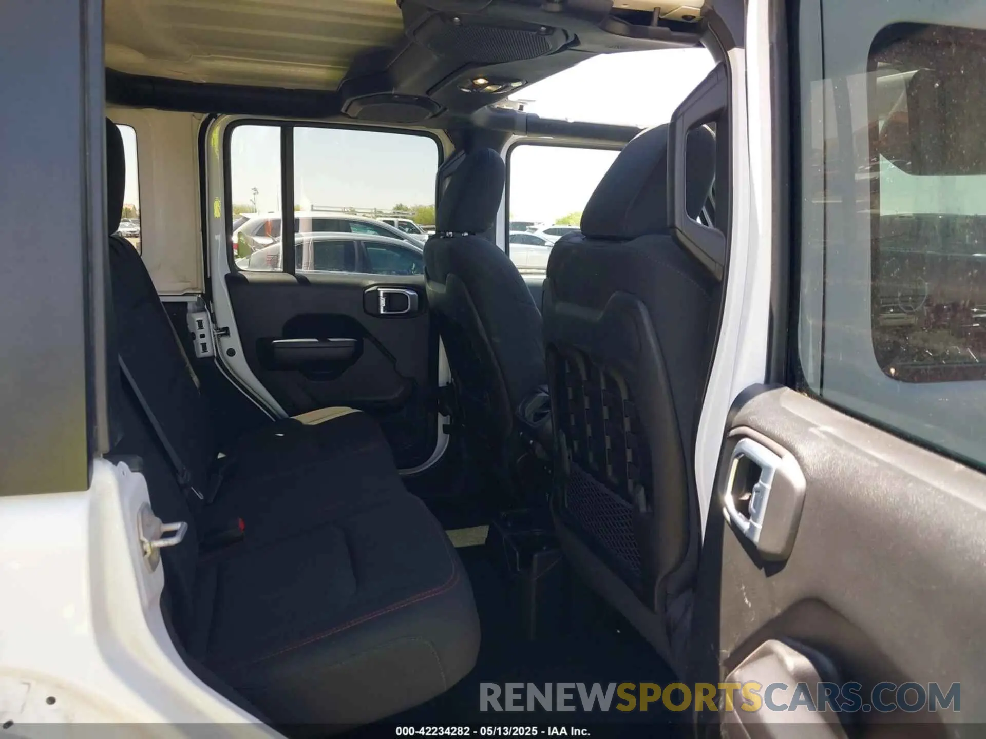 8 Photograph of a damaged car 1C4HJXFGXMW850556 JEEP WRANGLER UNLIMITED 2021