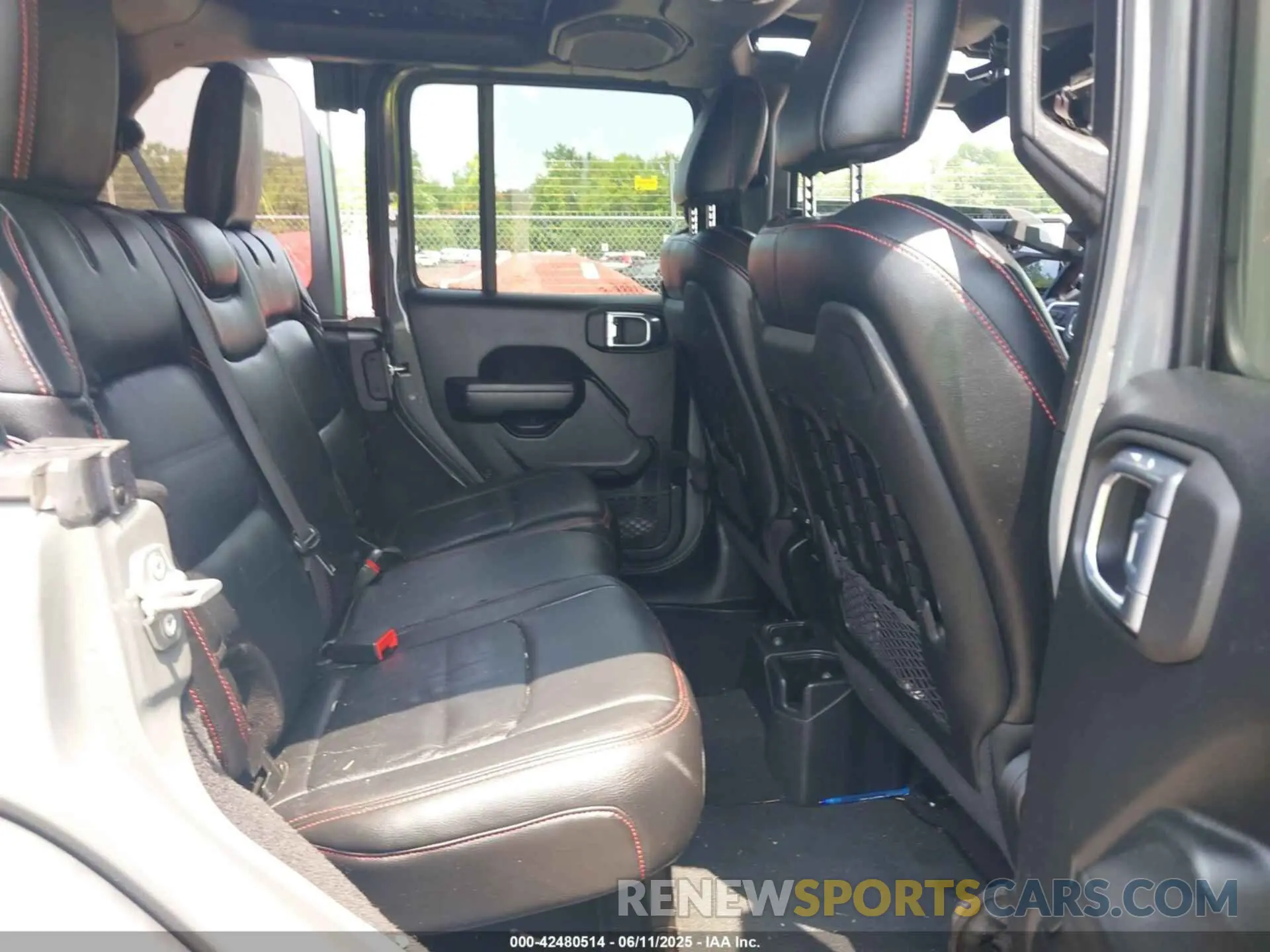 8 Photograph of a damaged car 1C4HJXFN3MW816375 JEEP WRANGLER UNLIMITED 2021