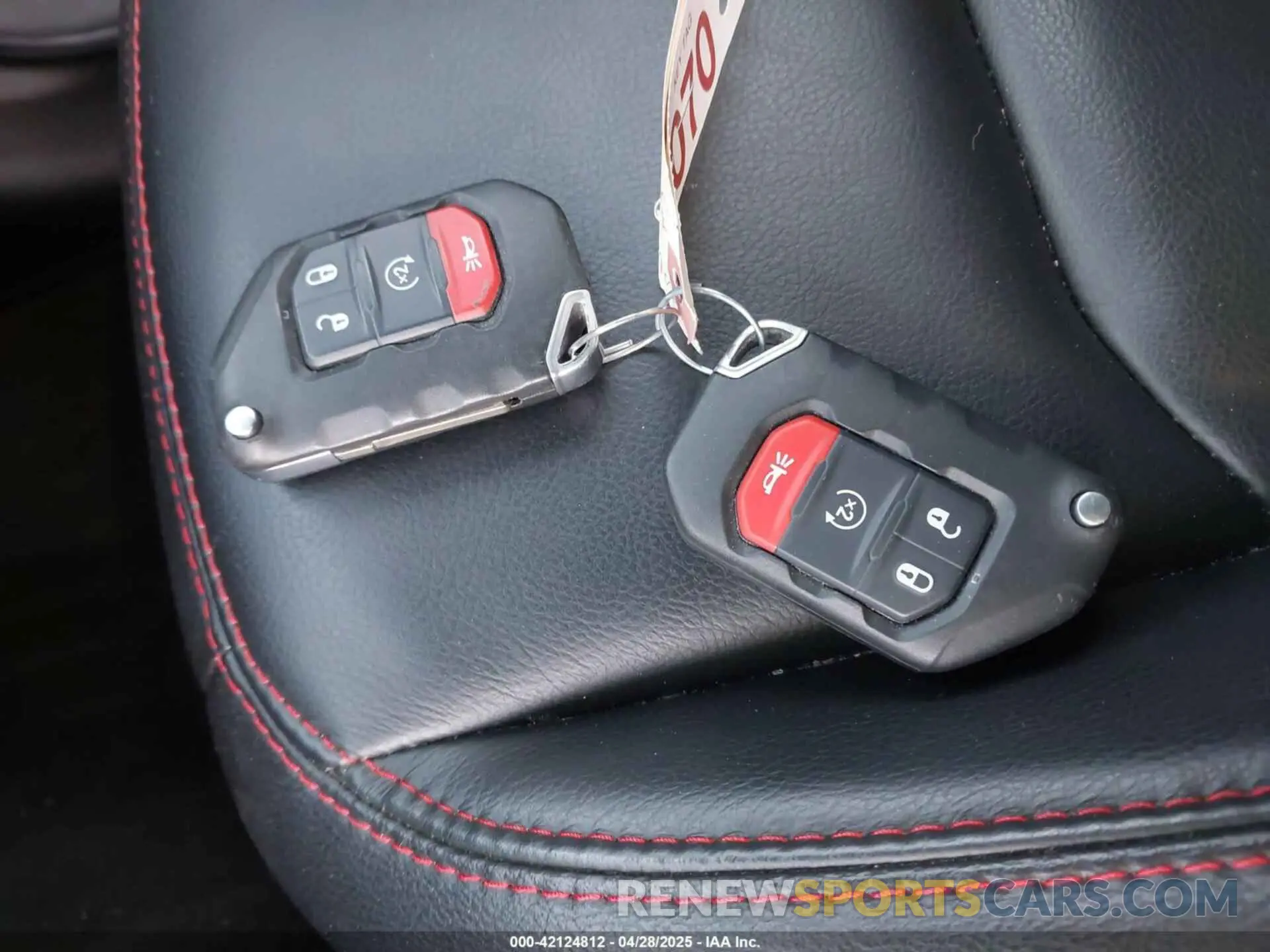 11 Photograph of a damaged car 1C4HJXFNXMW560512 JEEP WRANGLER UNLIMITED 2021