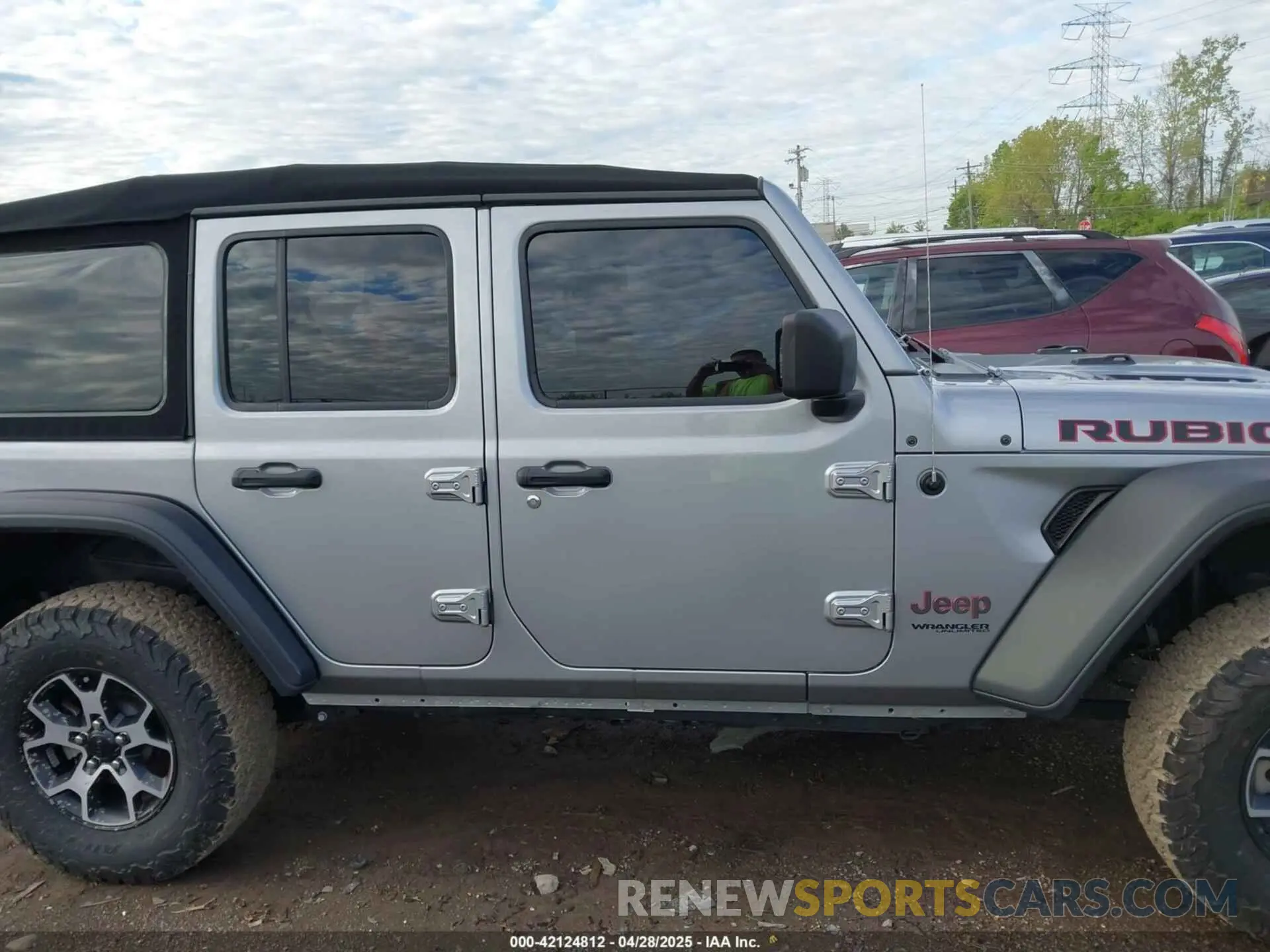 14 Photograph of a damaged car 1C4HJXFNXMW560512 JEEP WRANGLER UNLIMITED 2021