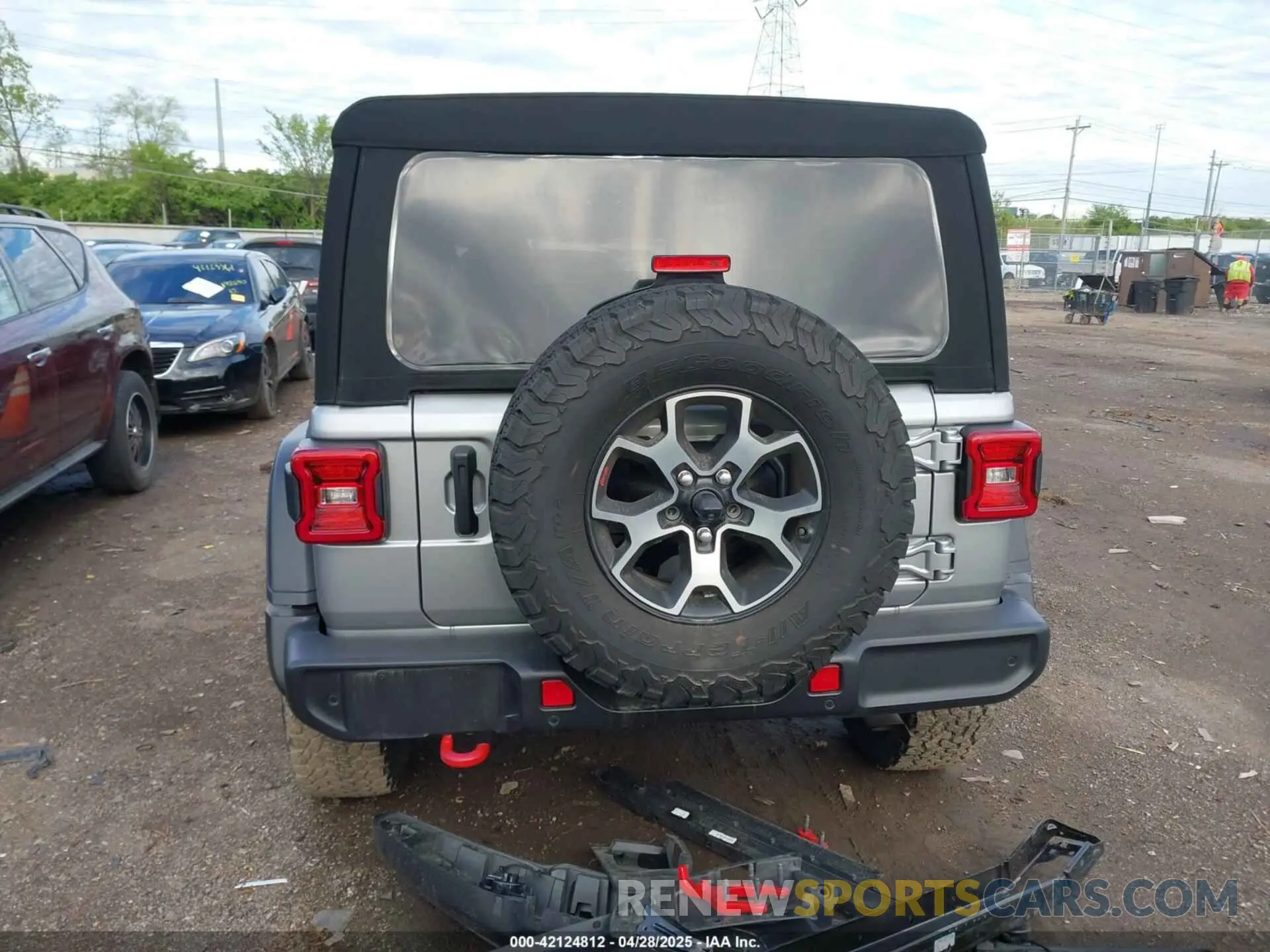 17 Photograph of a damaged car 1C4HJXFNXMW560512 JEEP WRANGLER UNLIMITED 2021