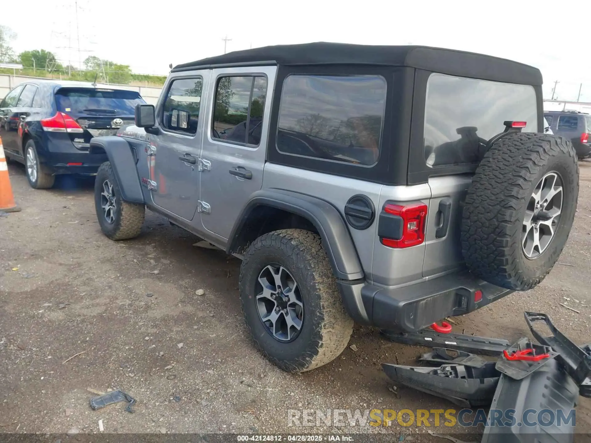 3 Photograph of a damaged car 1C4HJXFNXMW560512 JEEP WRANGLER UNLIMITED 2021