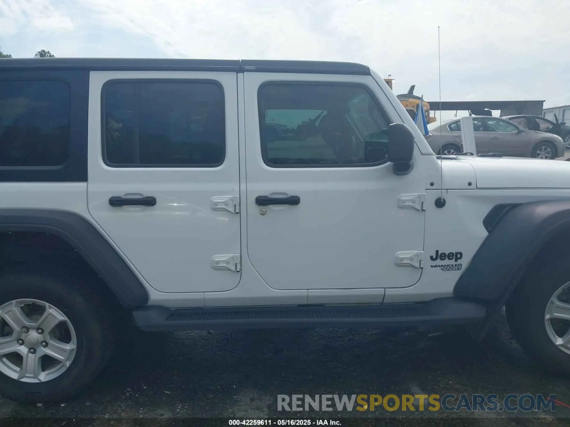 13 Photograph of a damaged car 1C4HJXKN2MW623723 JEEP WRANGLER UNLIMITED 2021