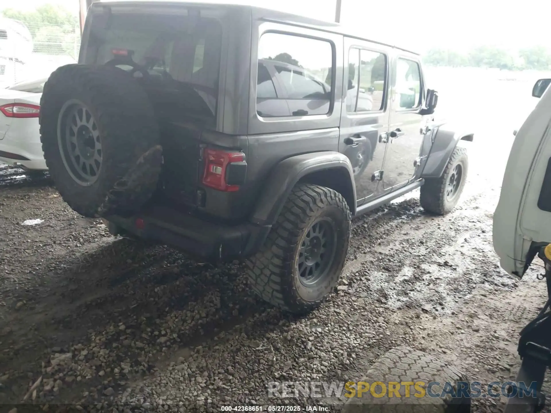 4 Photograph of a damaged car 1C4JJXFM6MW538774 JEEP WRANGLER UNLIMITED 2021
