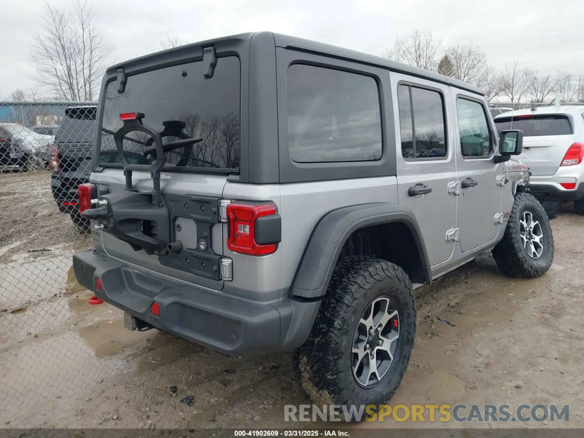 4 Photograph of a damaged car 1C4JJXFM6MW543912 JEEP WRANGLER UNLIMITED 2021