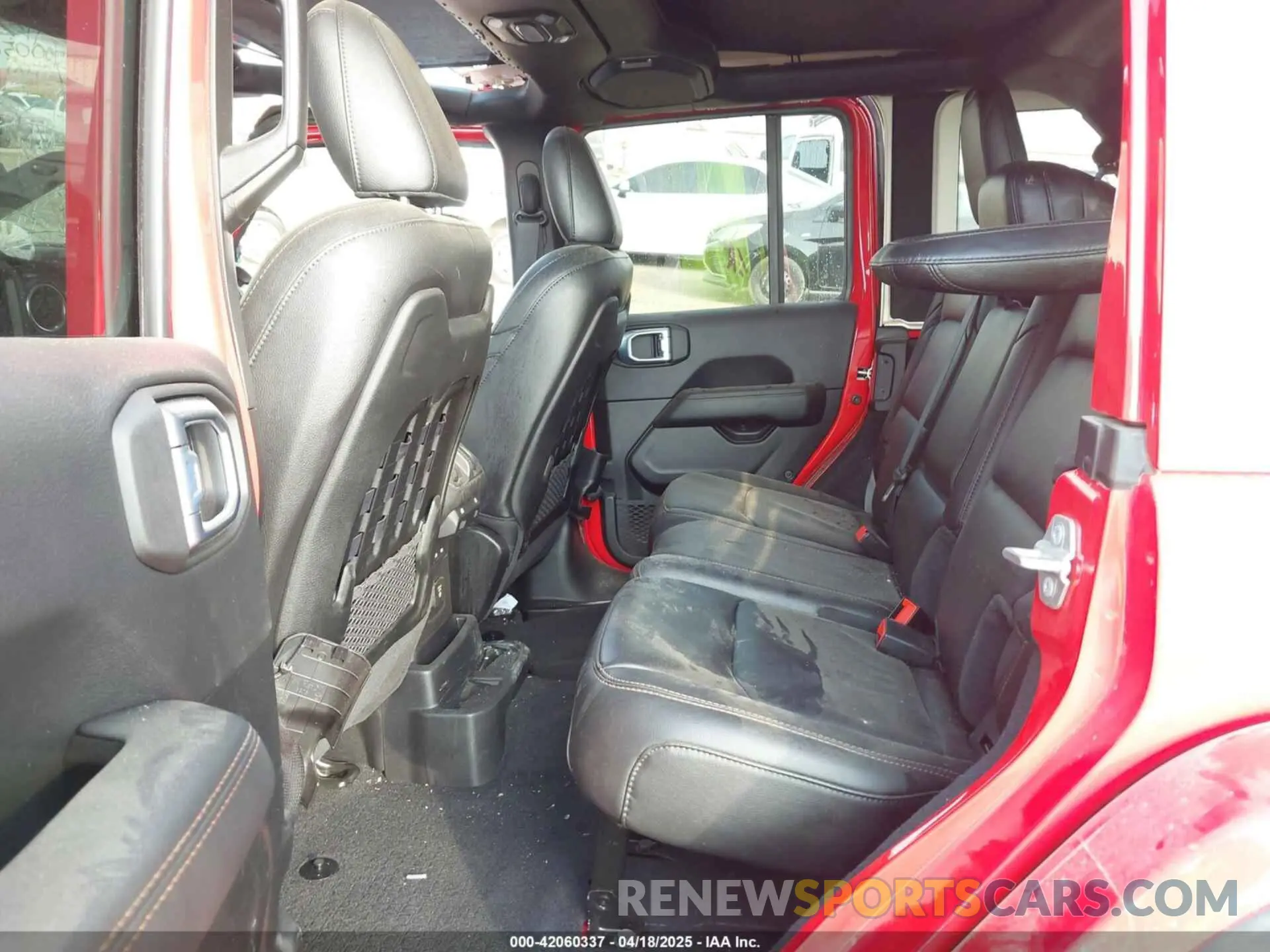 8 Photograph of a damaged car 1C4JJXSJ0MW827483 JEEP WRANGLER UNLIMITED 2021