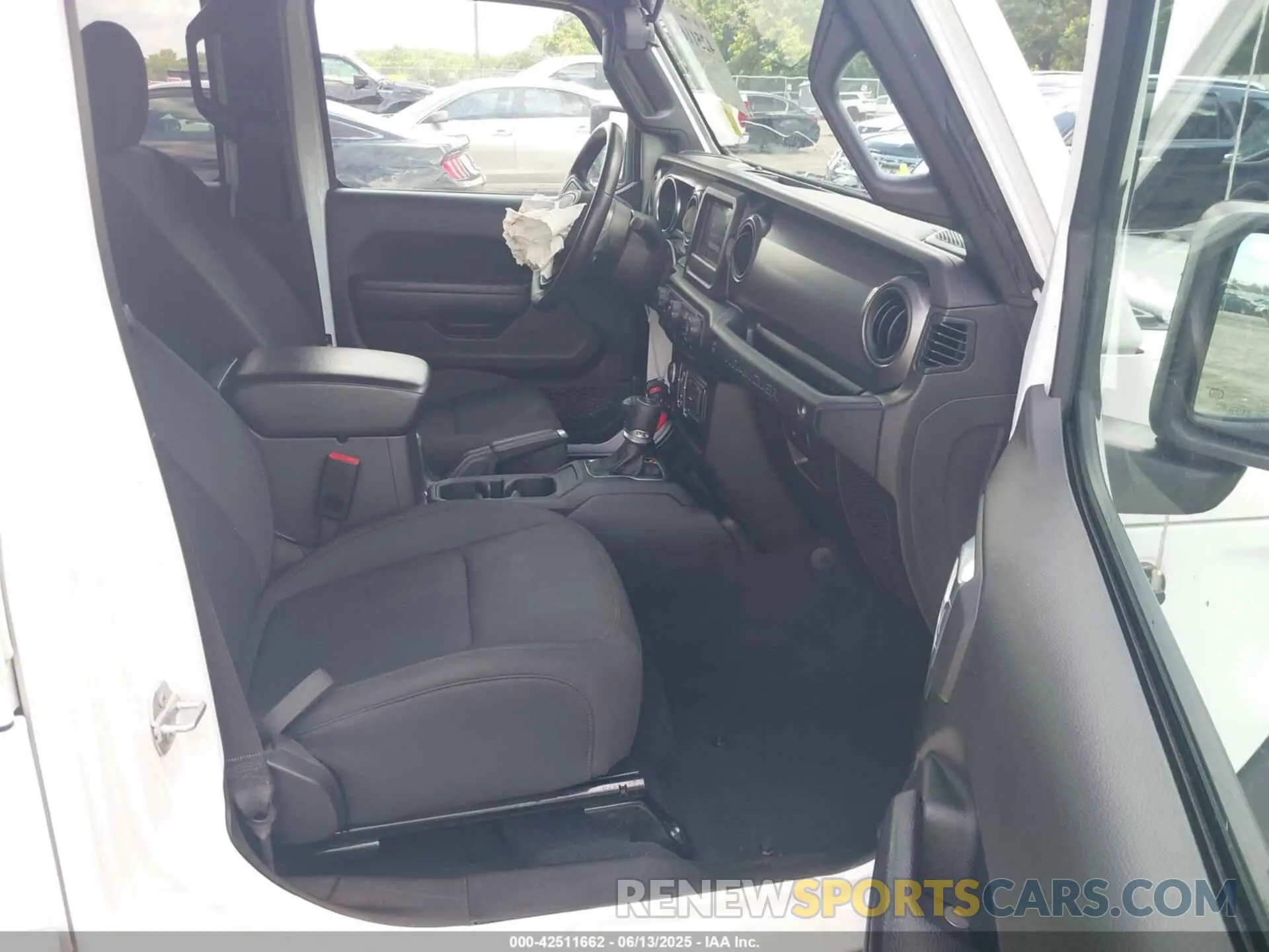 5 Photograph of a damaged car 1C4HJXDG8NW134825 JEEP WRANGLER UNLIMITED 2022