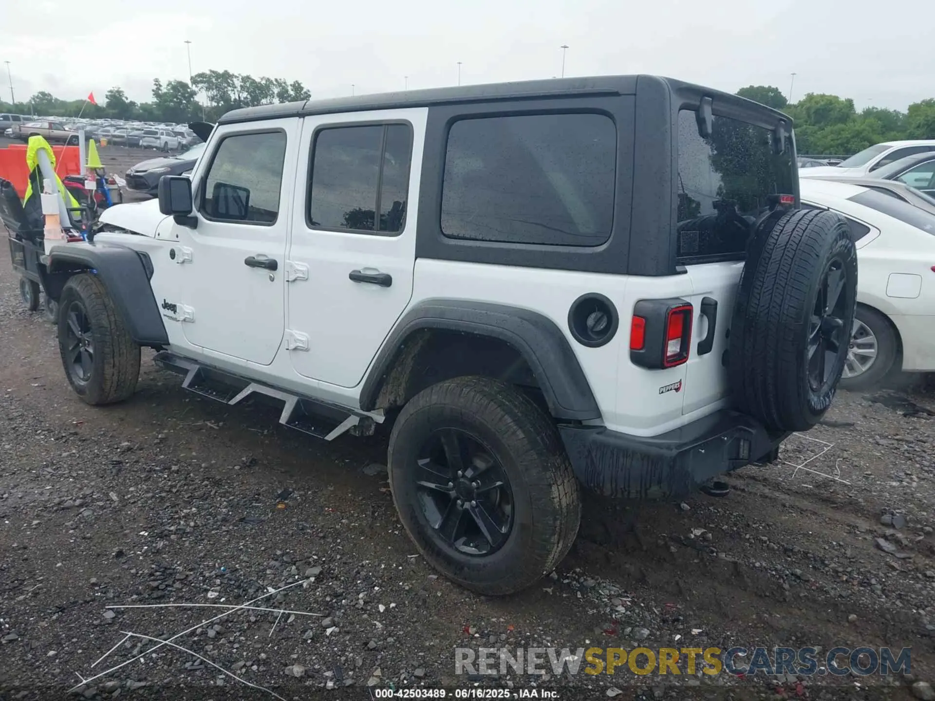 3 Photograph of a damaged car 1C4HJXDGXNW201781 JEEP WRANGLER UNLIMITED 2022