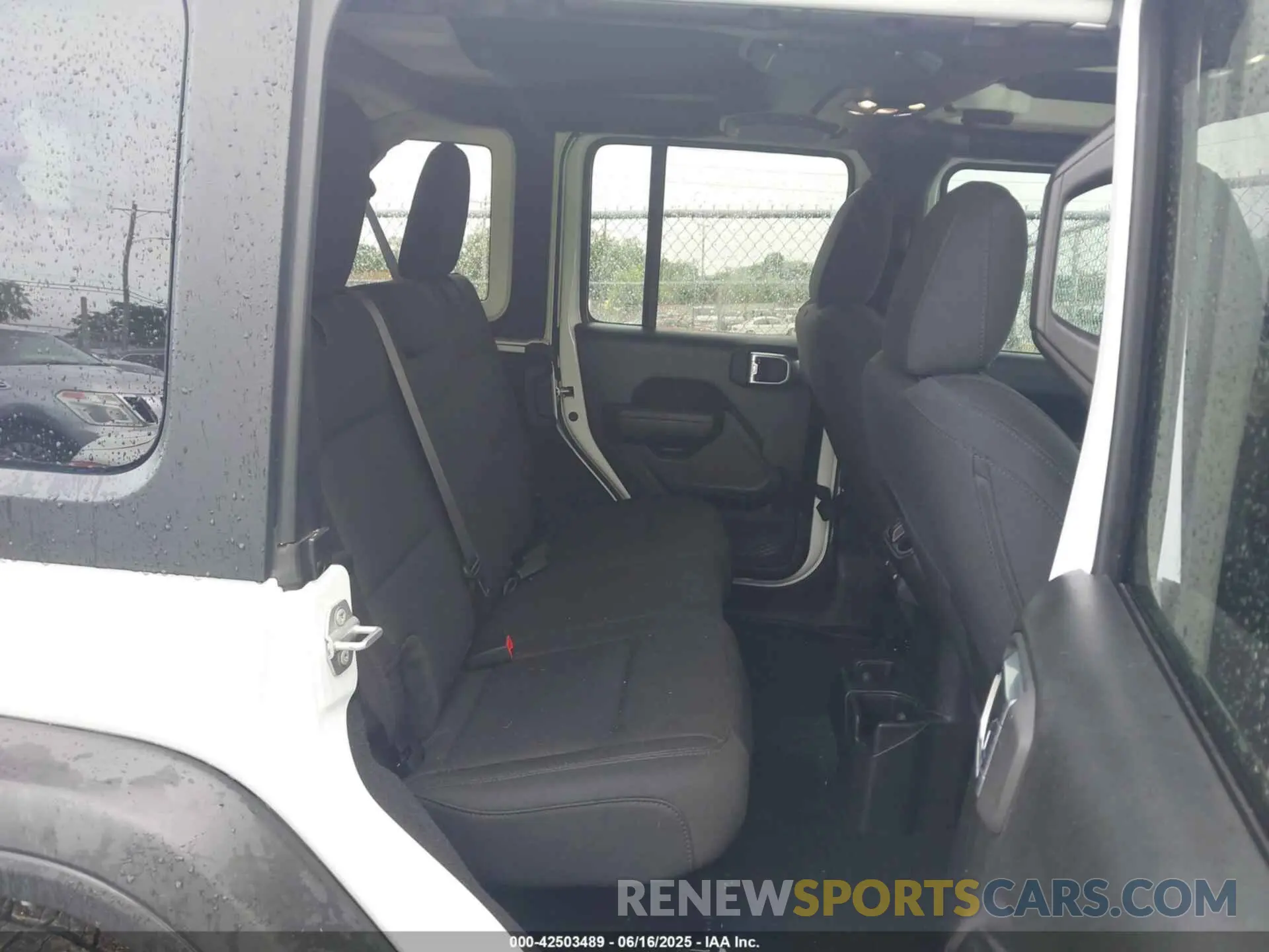 8 Photograph of a damaged car 1C4HJXDGXNW201781 JEEP WRANGLER UNLIMITED 2022