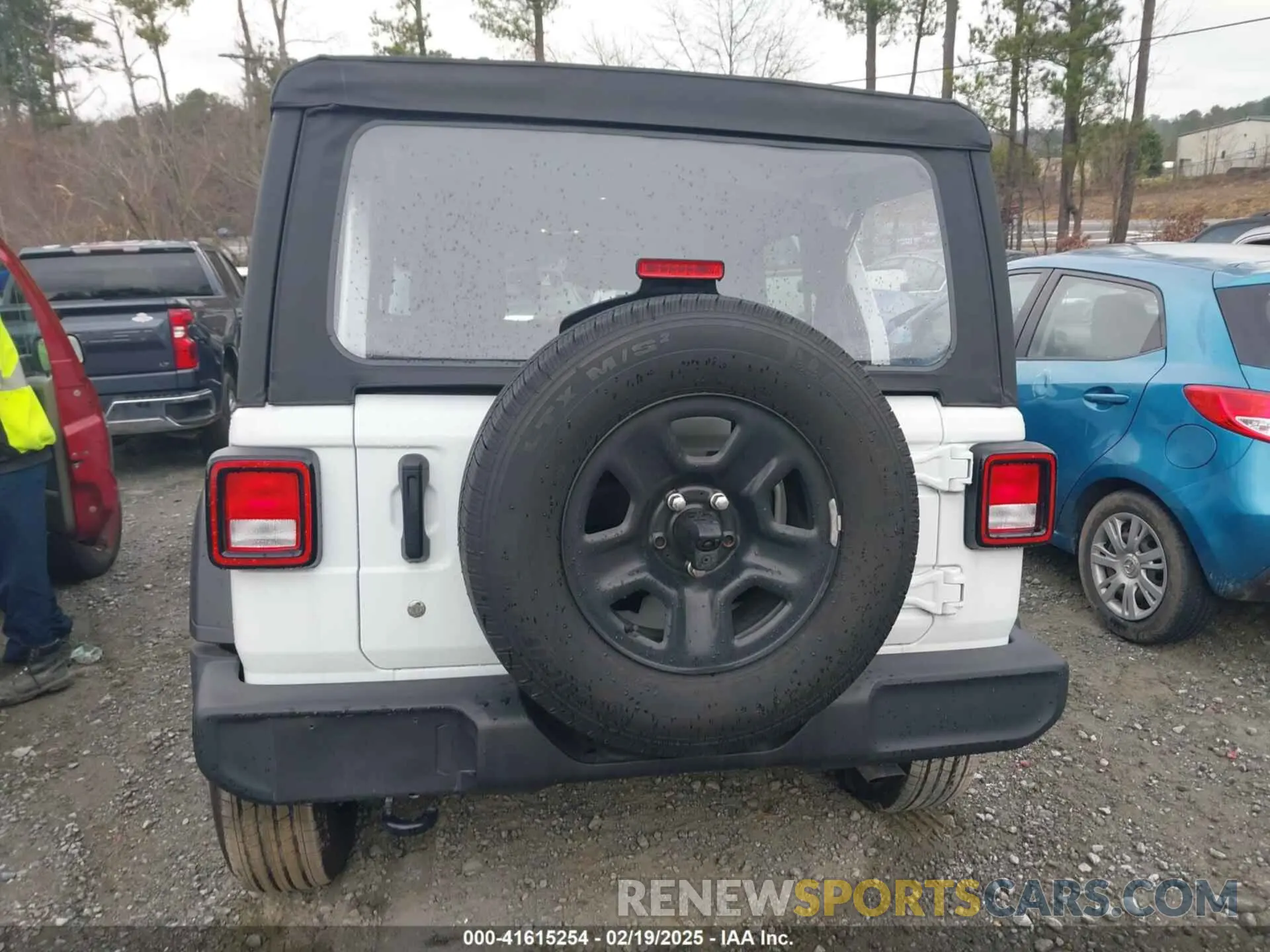 16 Photograph of a damaged car 1C4HJXDN1NW175134 JEEP WRANGLER UNLIMITED 2022
