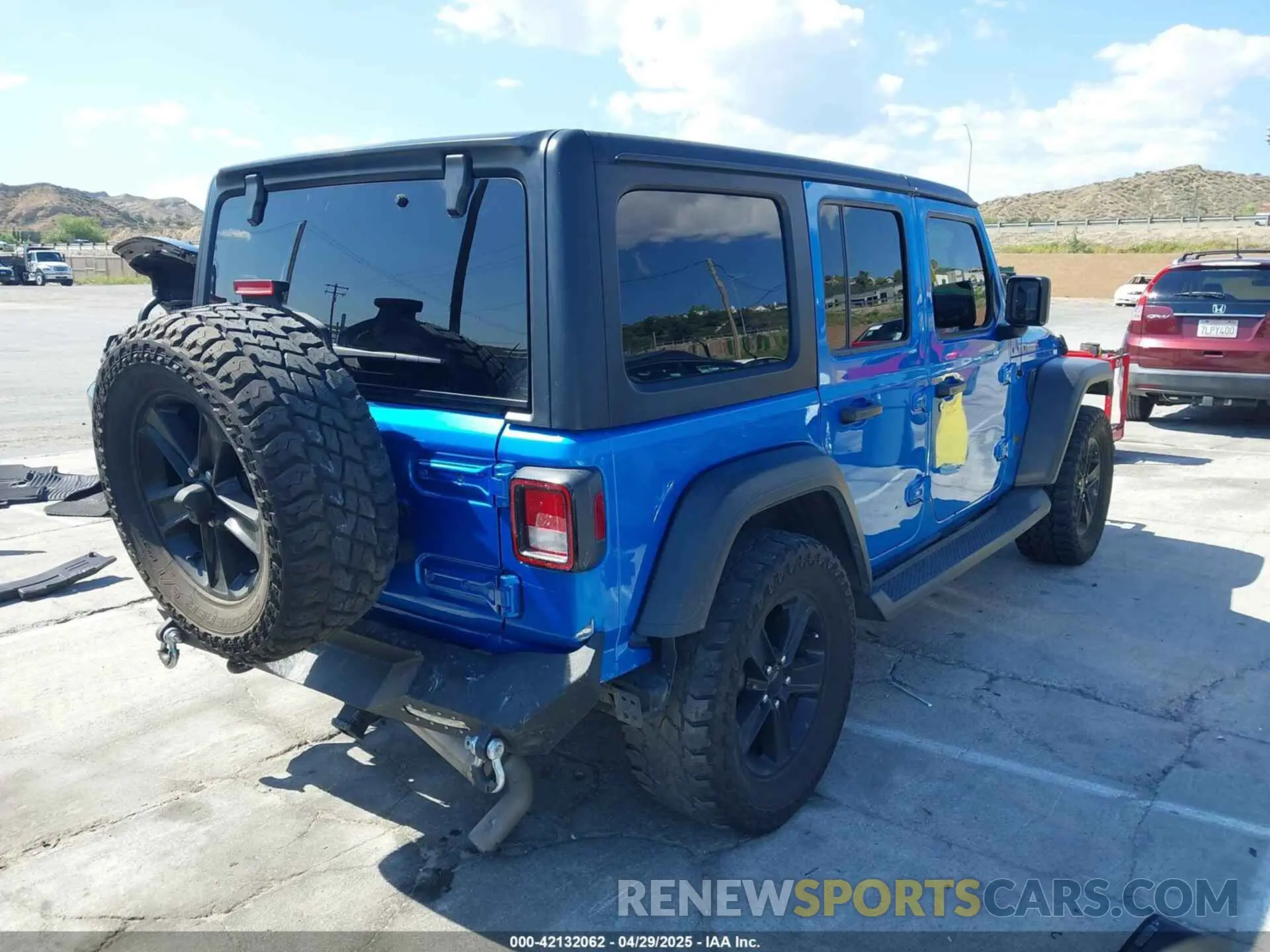 4 Photograph of a damaged car 1C4HJXDN3NW196406 JEEP WRANGLER UNLIMITED 2022