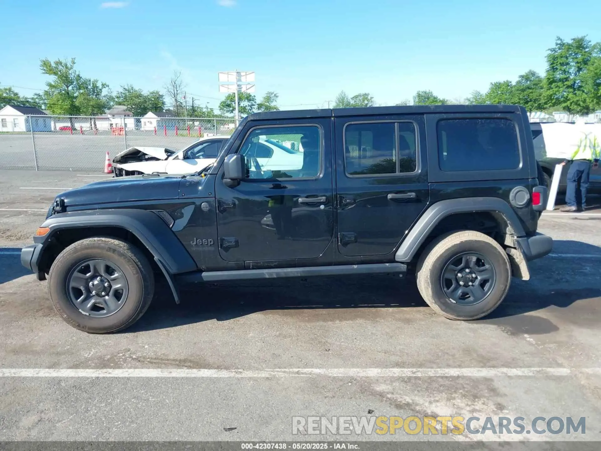 14 Photograph of a damaged car 1C4HJXDN4NW255589 JEEP WRANGLER UNLIMITED 2022