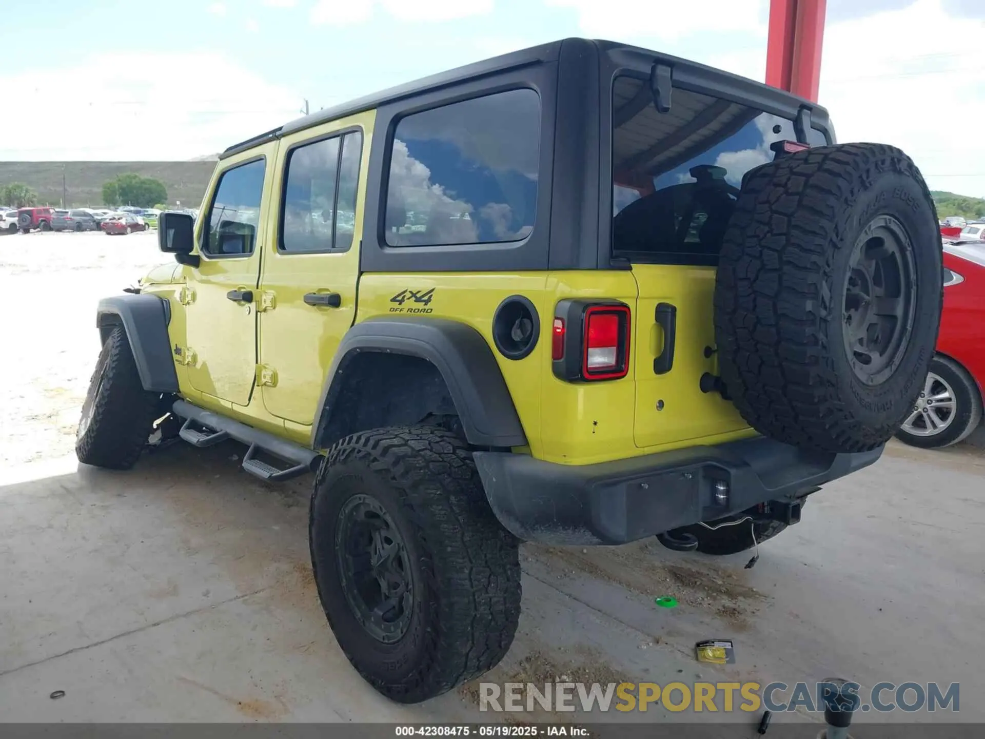 3 Photograph of a damaged car 1C4HJXDN7NW258132 JEEP WRANGLER UNLIMITED 2022