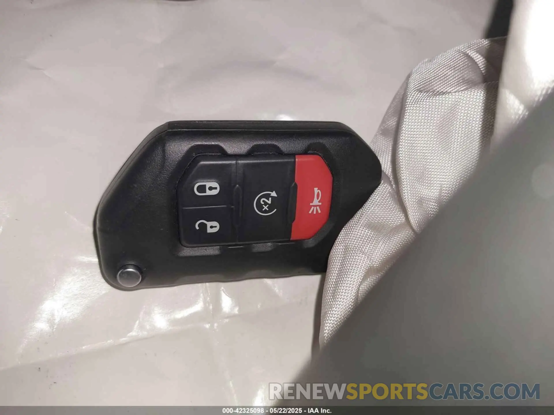 11 Photograph of a damaged car 1C4HJXDN9NW144374 JEEP WRANGLER UNLIMITED 2022