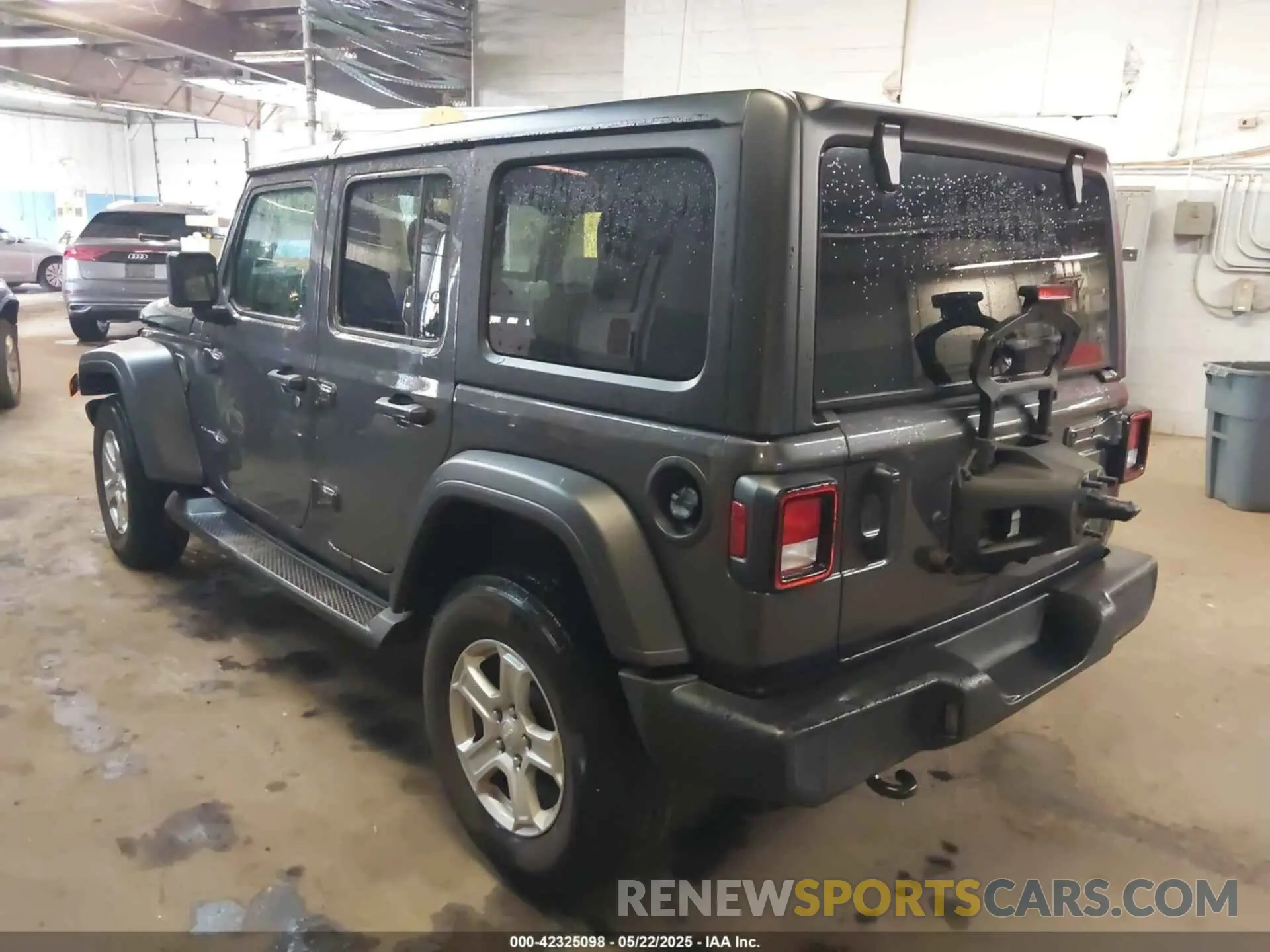 3 Photograph of a damaged car 1C4HJXDN9NW144374 JEEP WRANGLER UNLIMITED 2022