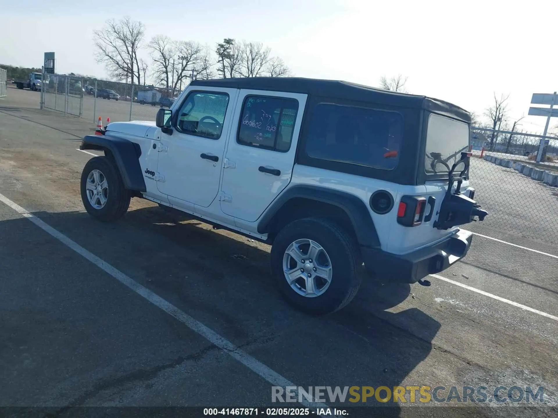 3 Photograph of a damaged car 1C4HJXDN9NW270184 JEEP WRANGLER UNLIMITED 2022