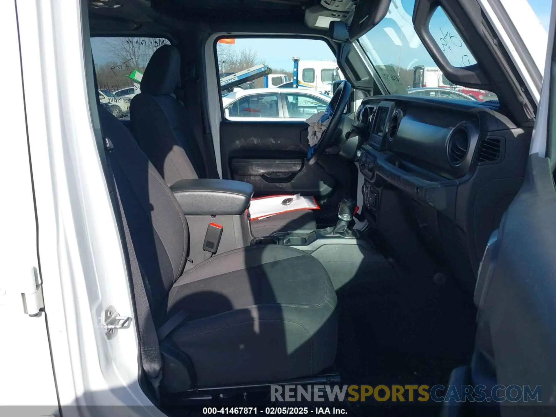 5 Photograph of a damaged car 1C4HJXDN9NW270184 JEEP WRANGLER UNLIMITED 2022